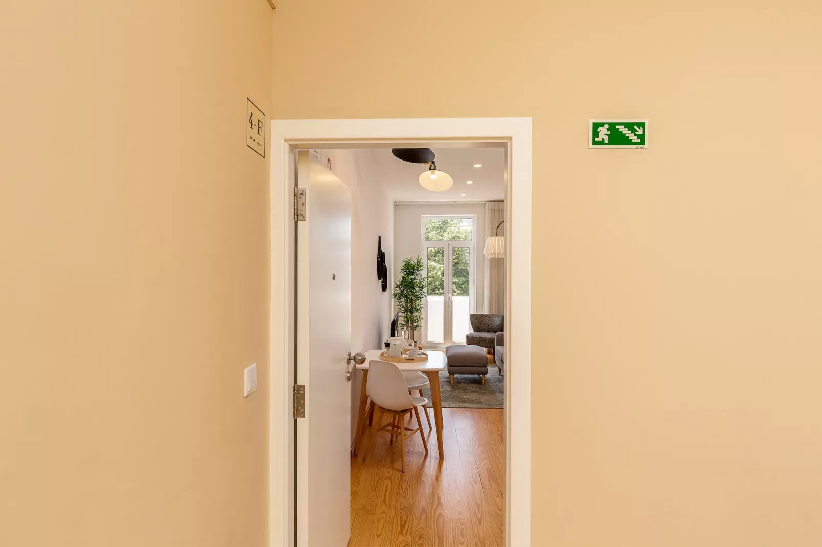YOUROPO - Cosy 5-Woonkamer