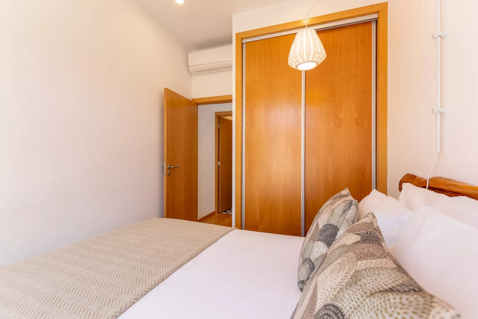 YOUROPO - Cosy 5-Slaapkamer