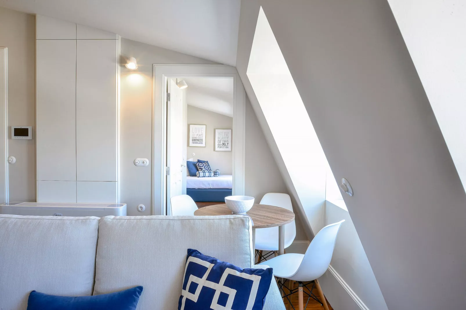 YOUROPO - Market 4A-Woonkamer