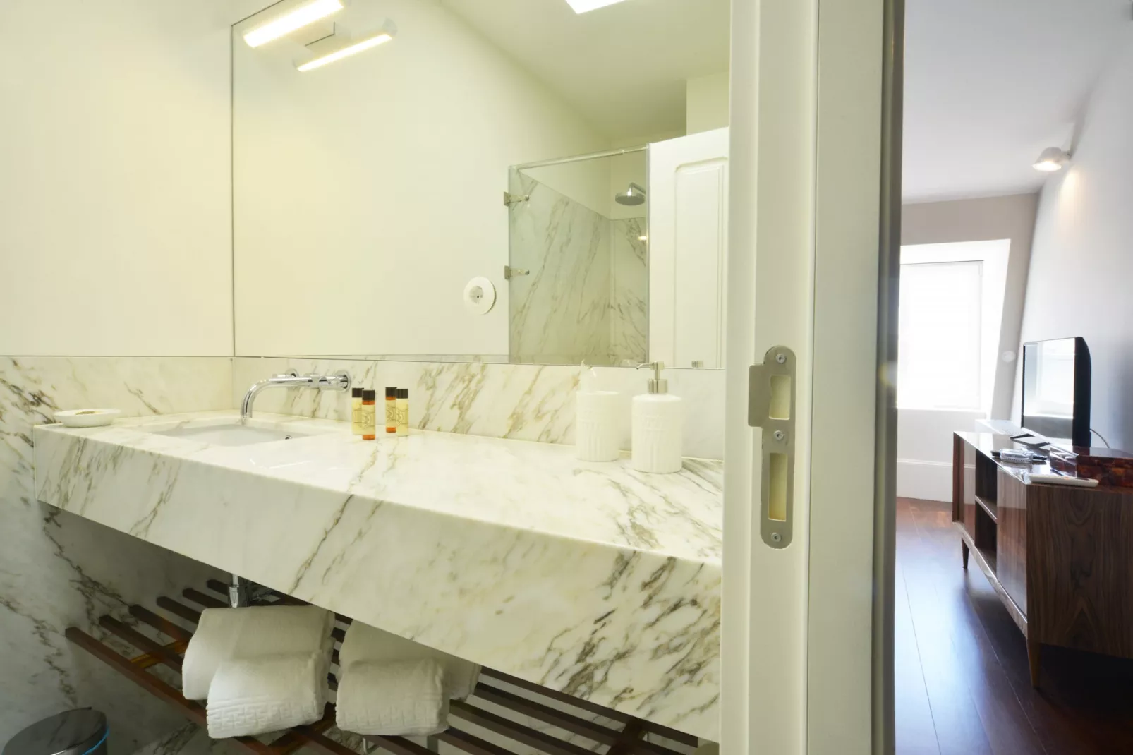YOUROPO - Market 4B-Badkamer