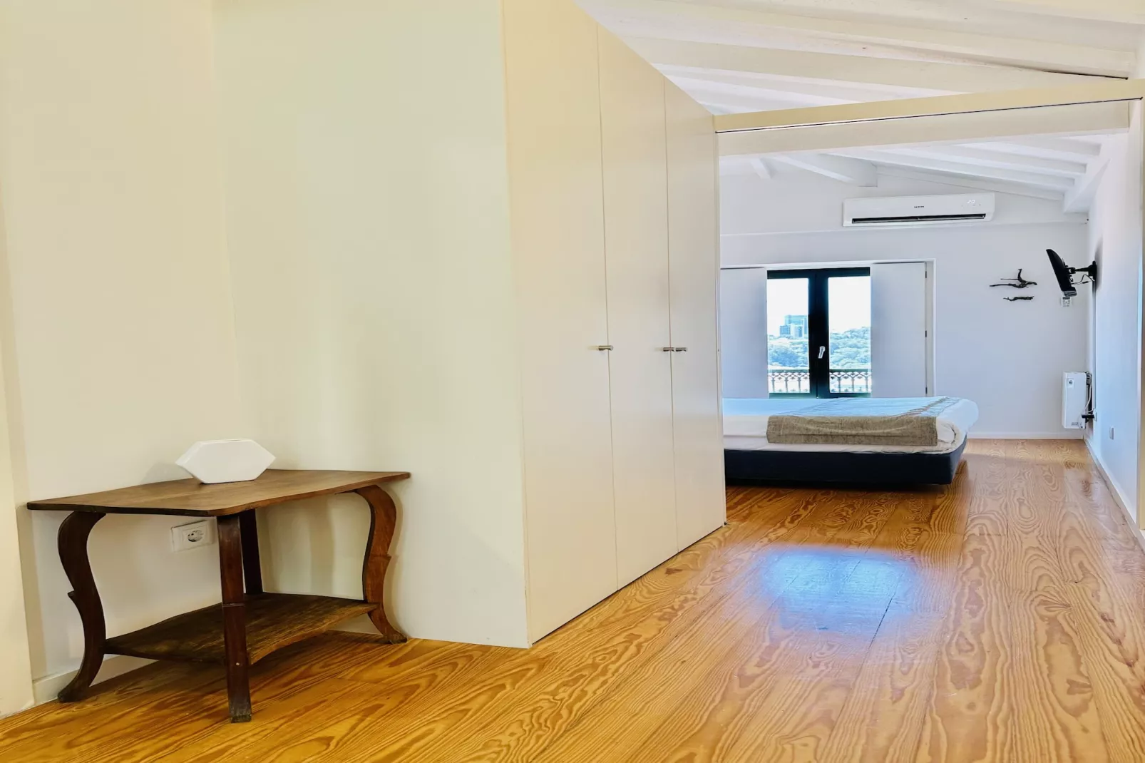 YOUROPO - Typical House 5-Overloop