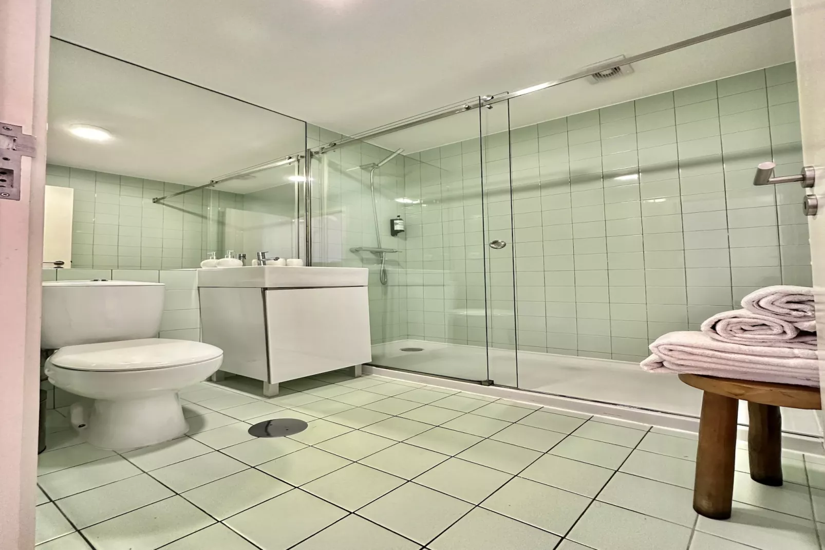 YOUROPO - Typical House 5-Badkamer