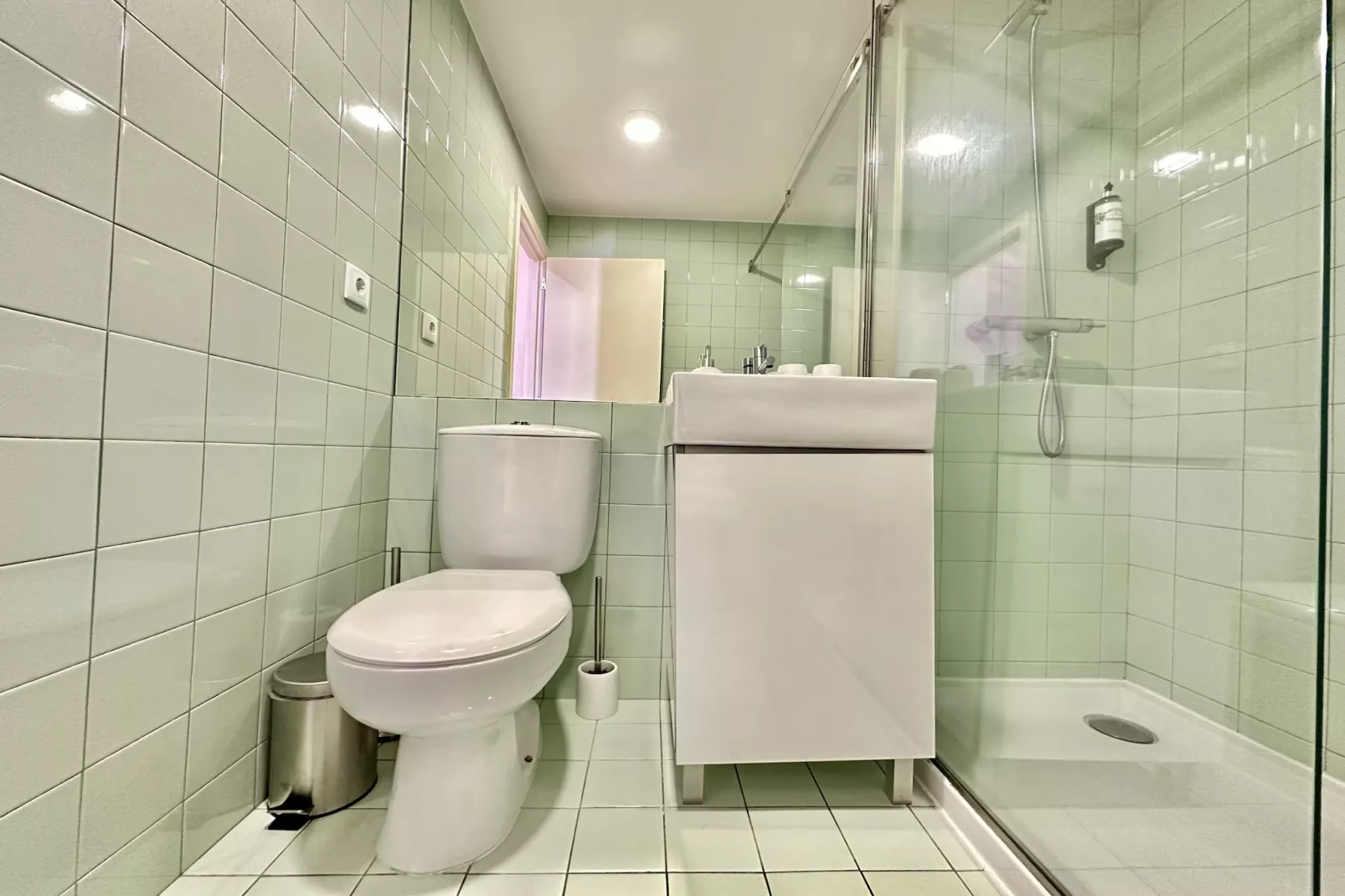 YOUROPO - Typical House 5-Badkamer