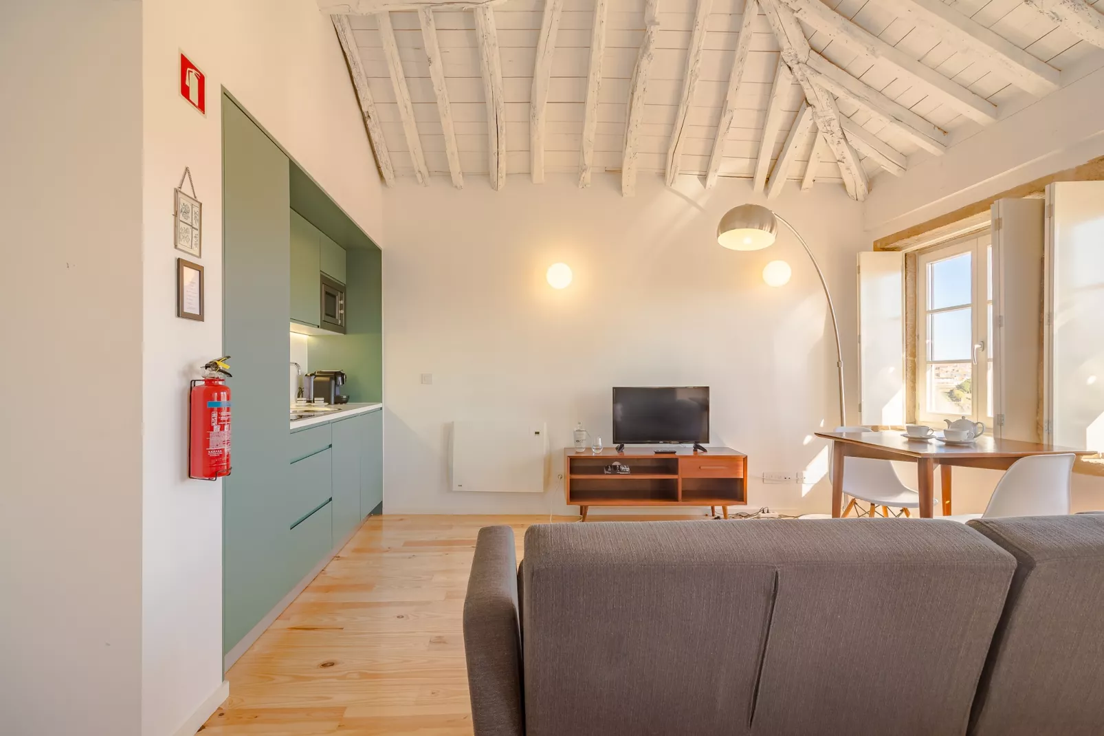 YOUROPO - The Tower 8T-Woonkamer