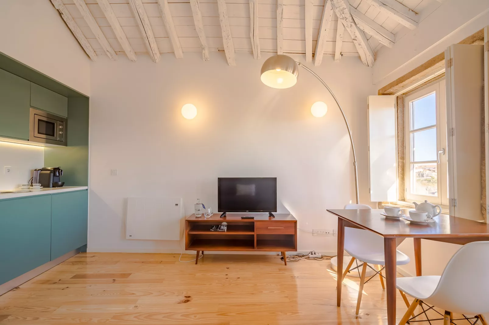 YOUROPO - The Tower 8T-Woonkamer