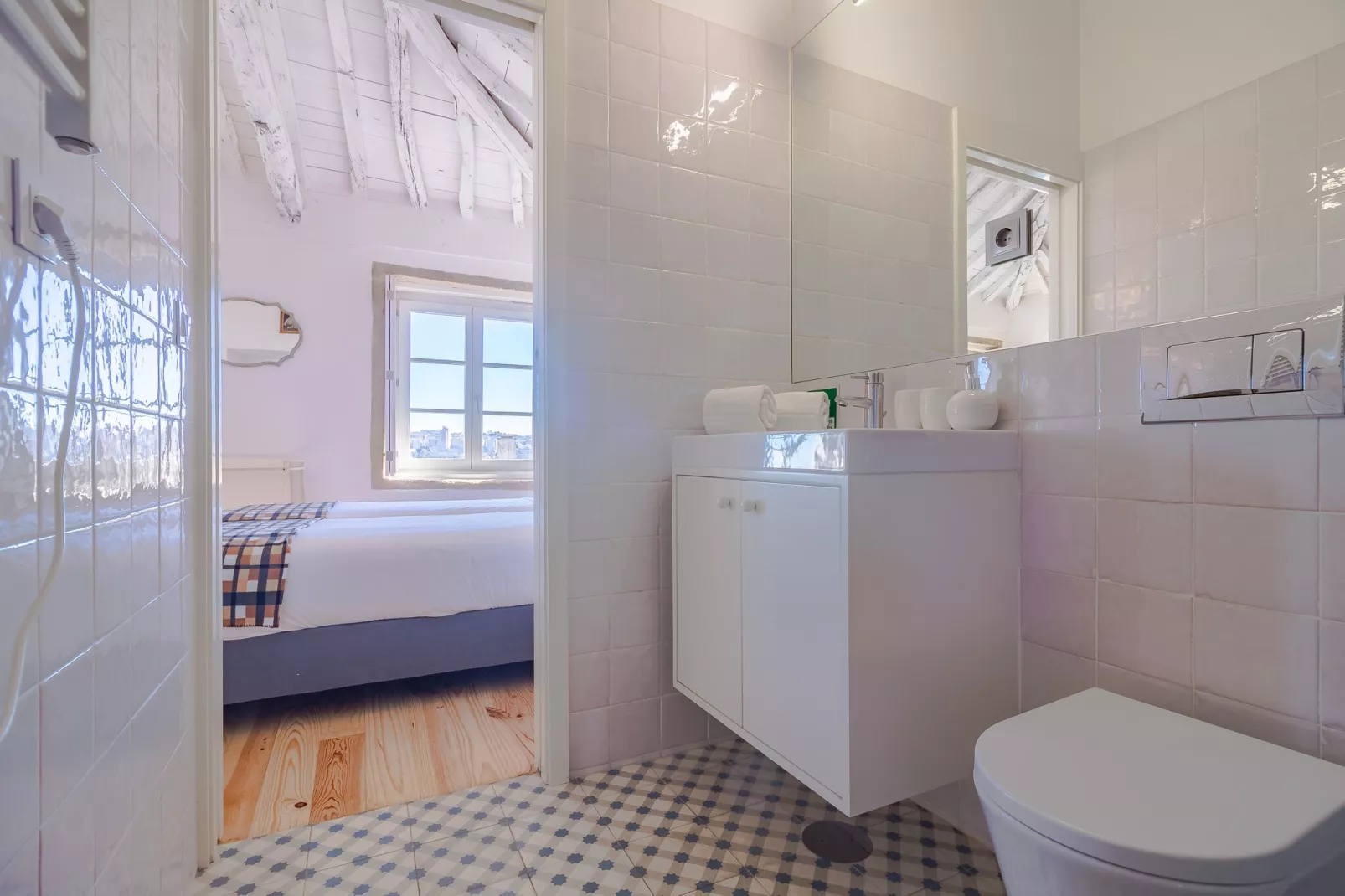 YOUROPO - The Tower 8T-Badkamer