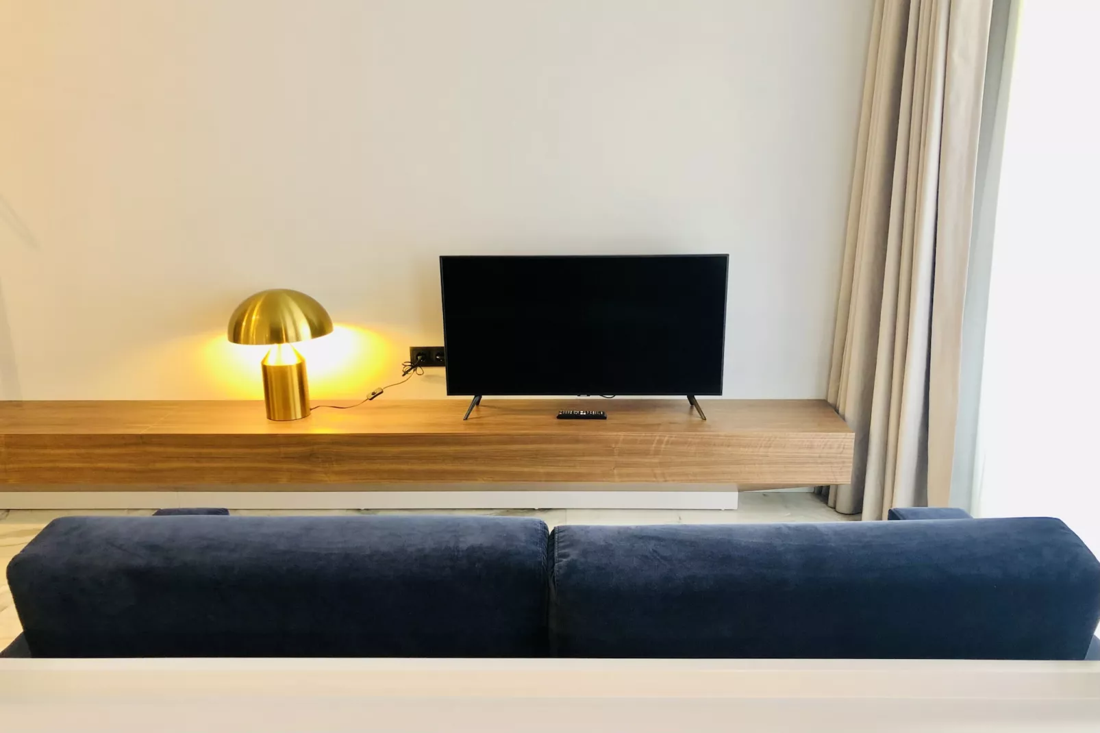 YOUROPO - Downtown 2A-Woonkamer
