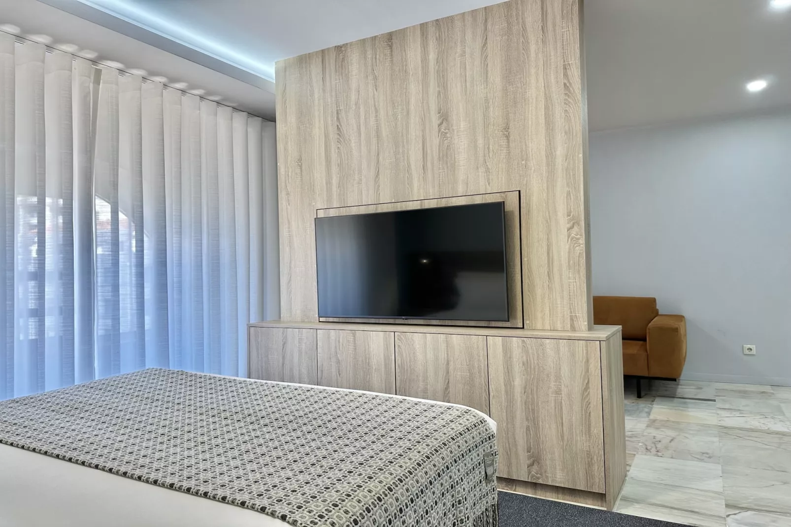 YOUROPO - Downtown 4B-Woonkamer