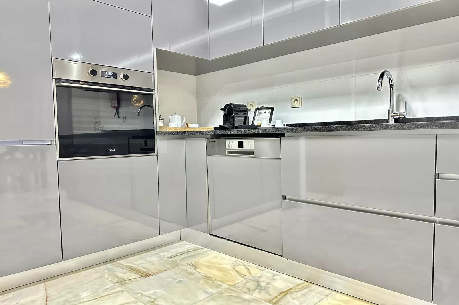 YOUROPO - Downtown 4B-Keuken