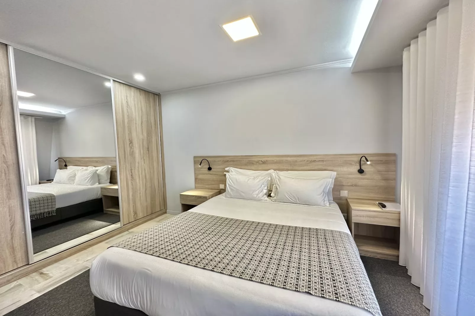 YOUROPO - Downtown 4B-Slaapkamer