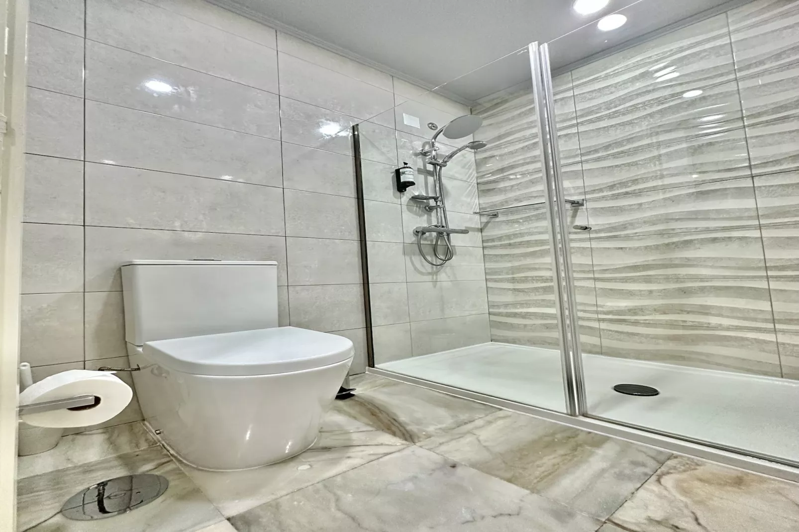 YOUROPO - Downtown 4B-Badkamer
