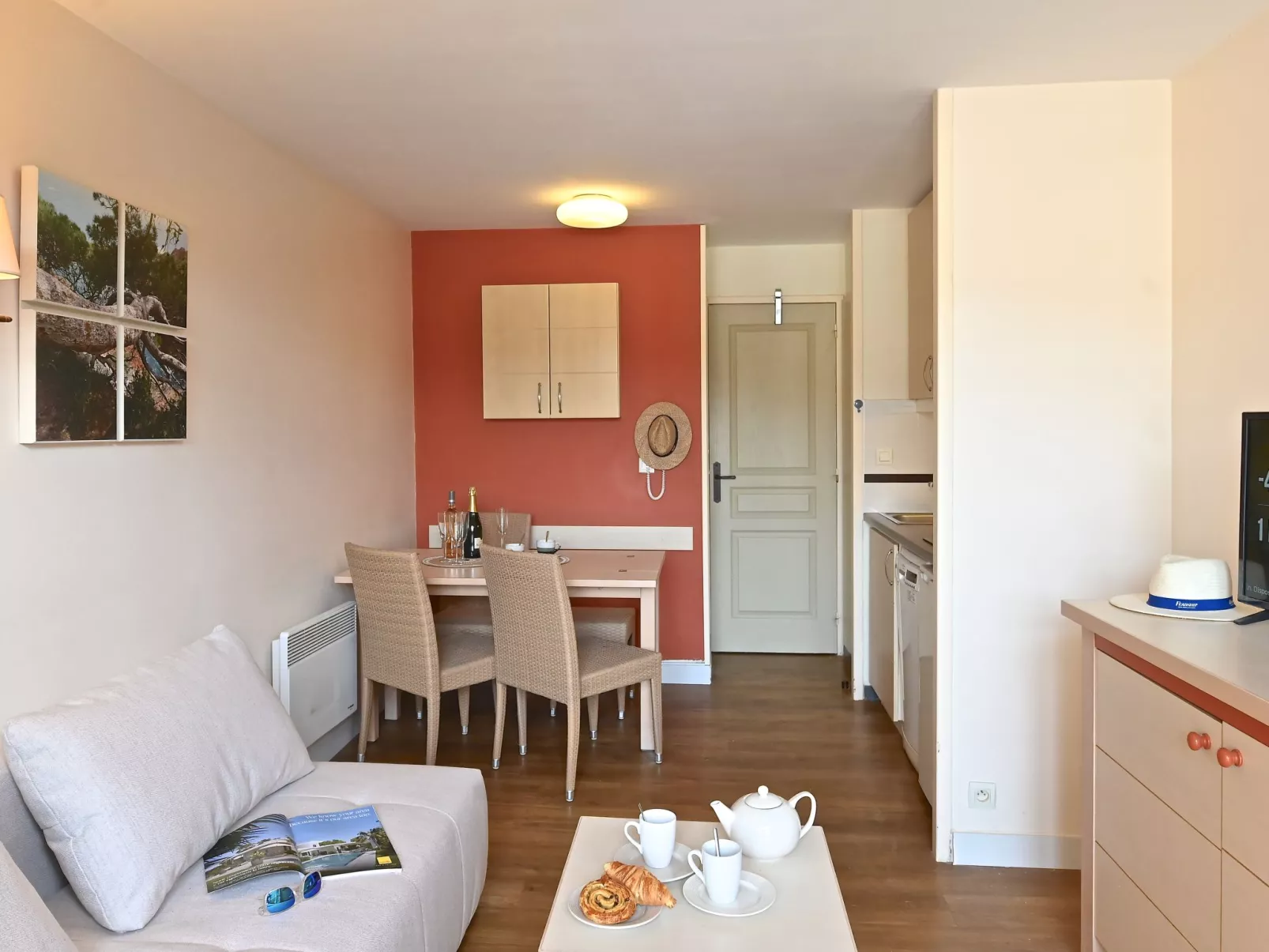 Le Village (B1 418)-Binnen