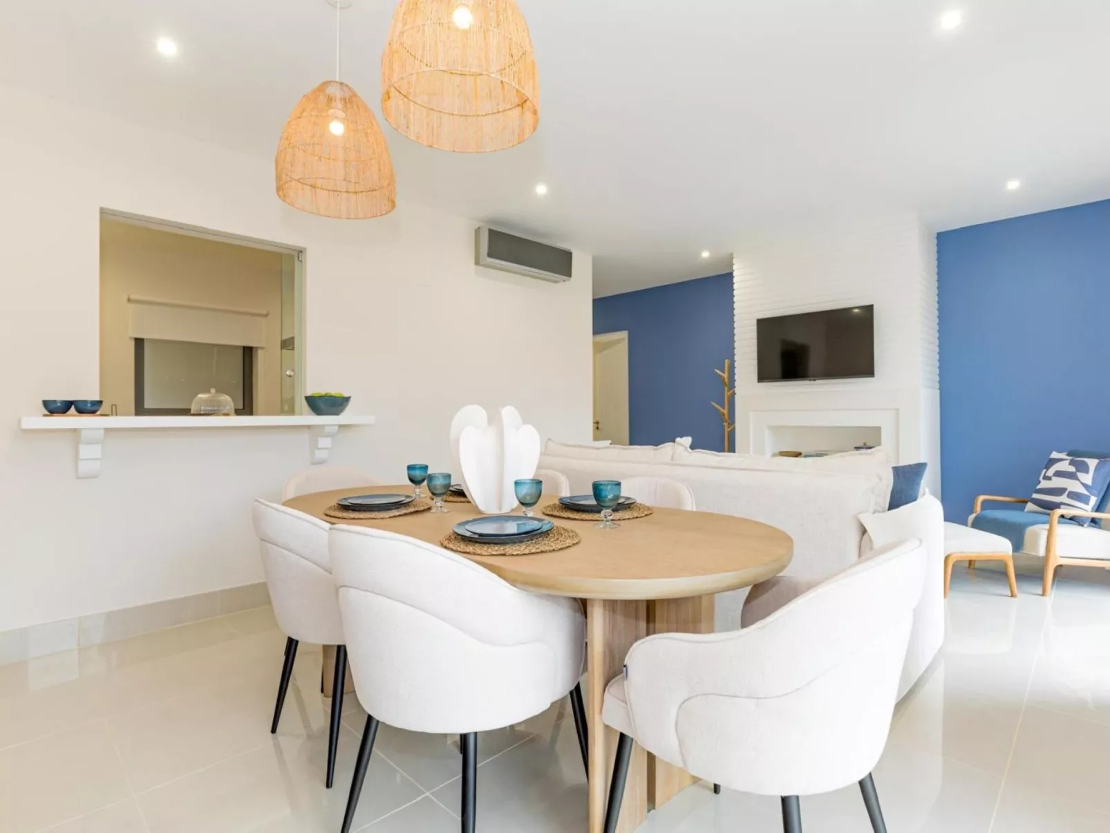 Pine Hills Reva Santuary Modern Elegance-Binnen