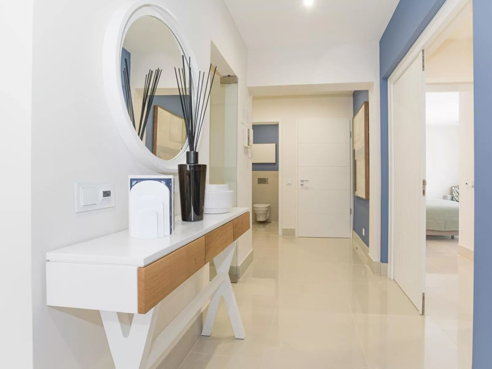Pine Hills Reva Santuary Modern Elegance-Binnen