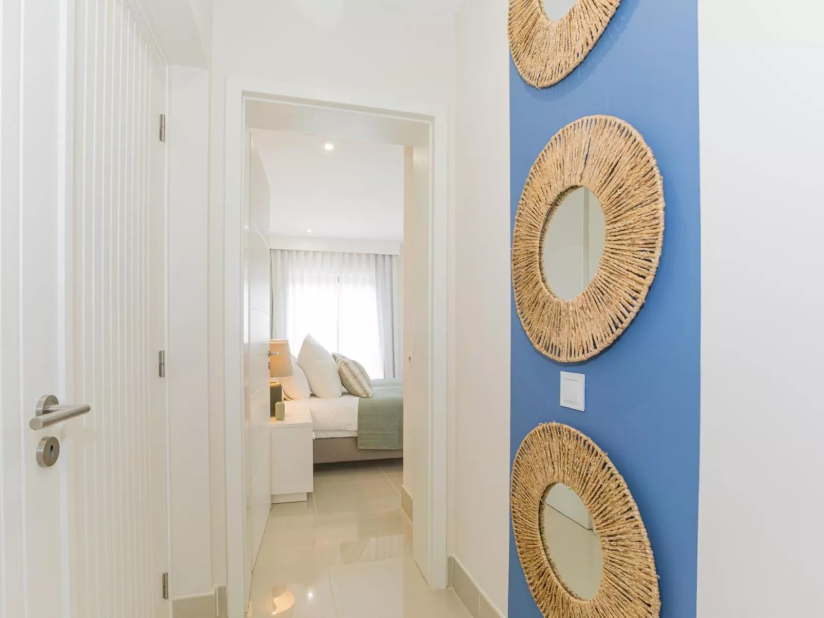 Pine Hills Reva Santuary Modern Elegance-Binnen