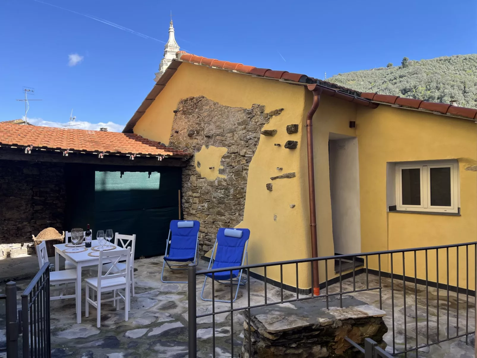 La casa di Anna-Buiten