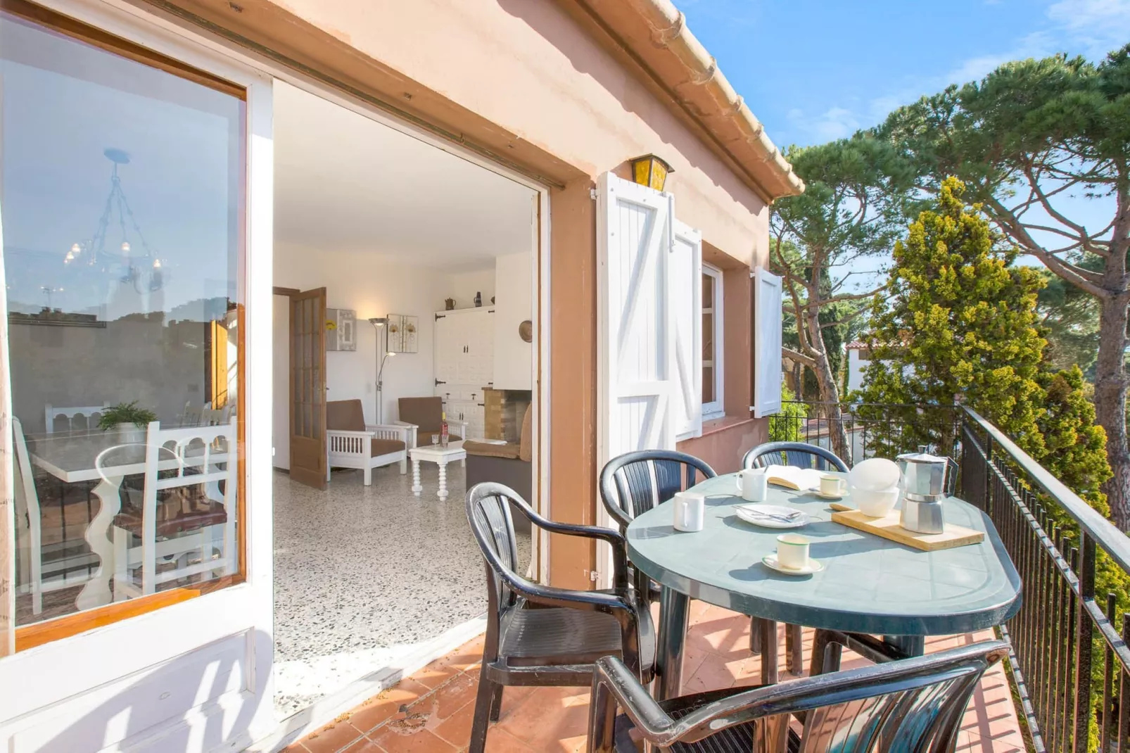 Can Benet 1º-Terrasbalkon