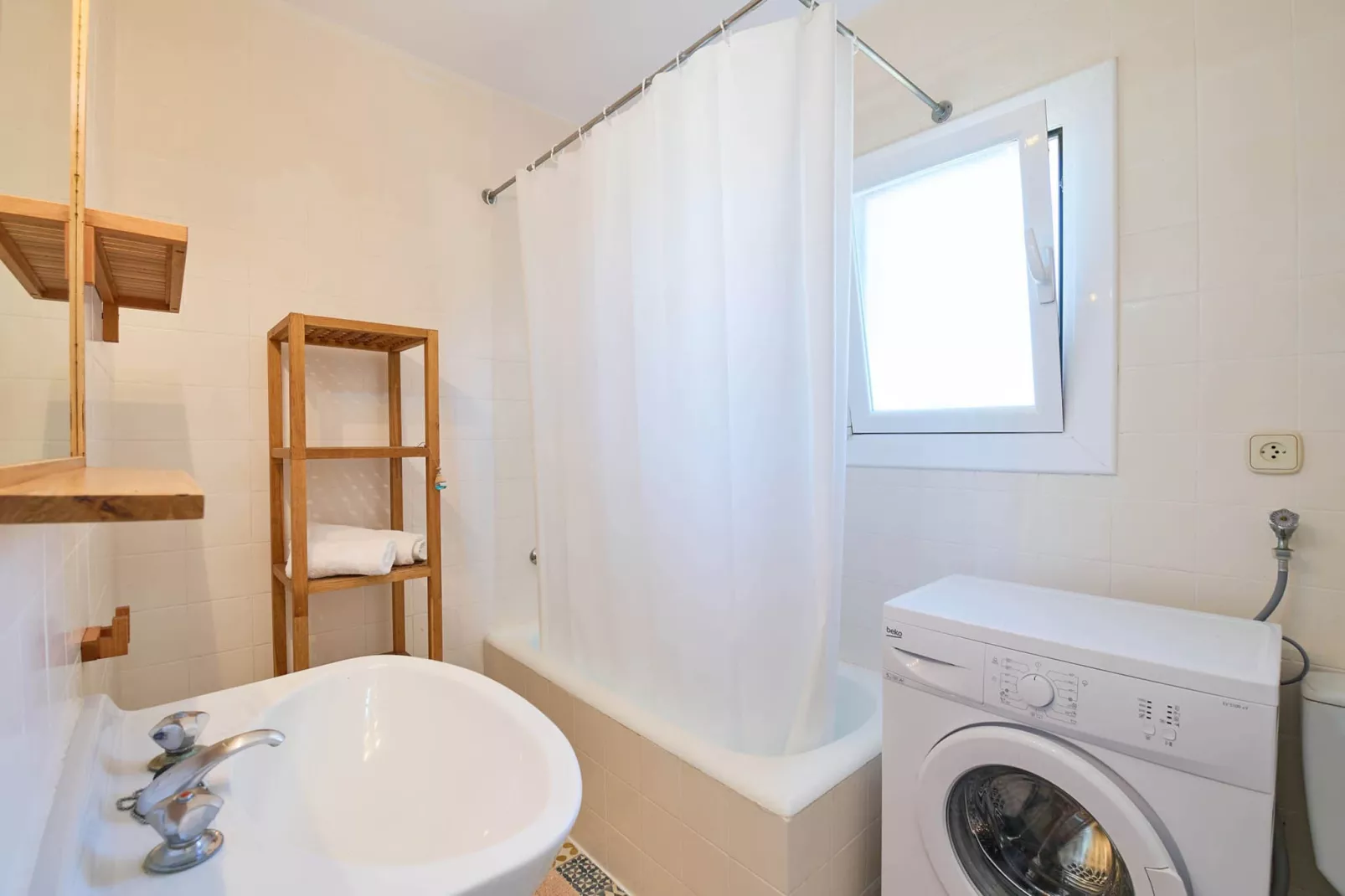 Costa Brava X-3-Badkamer
