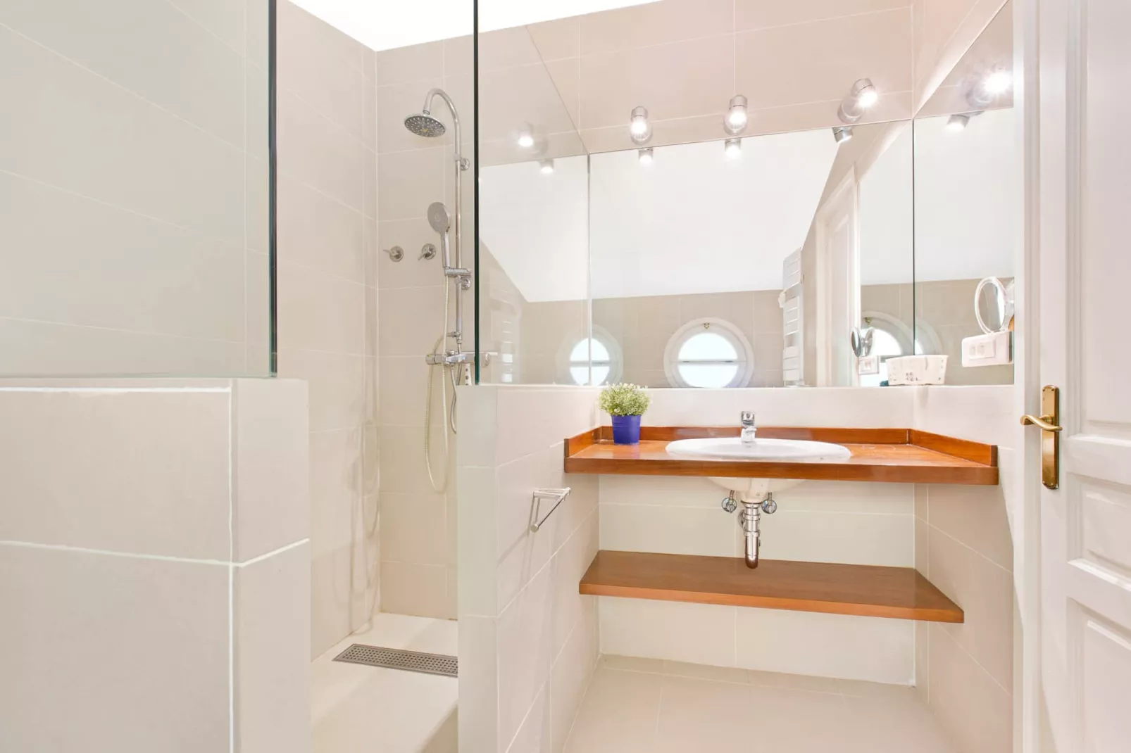 Ses Brises 28-Badkamer