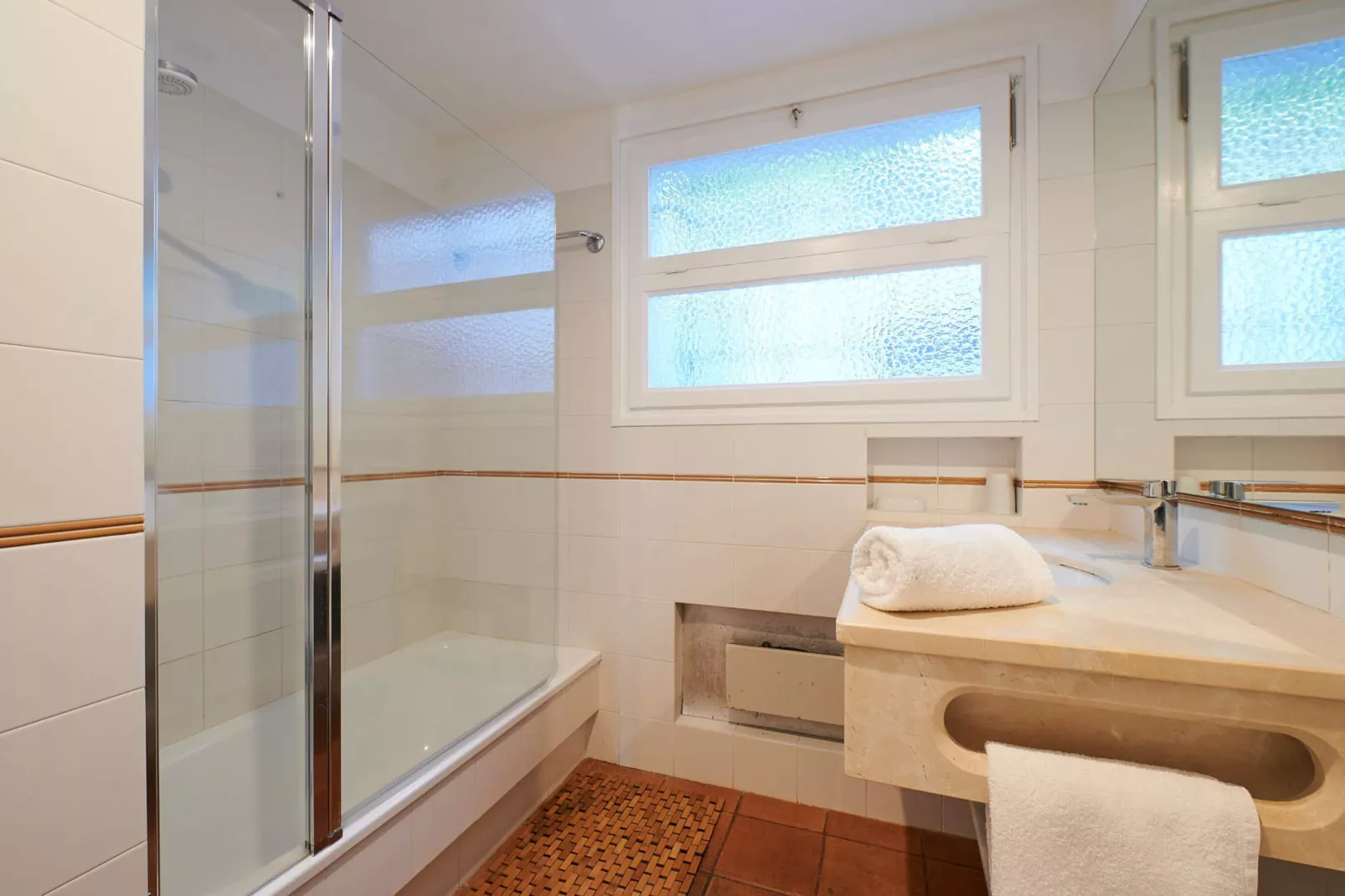 Cliper L-1-Badkamer