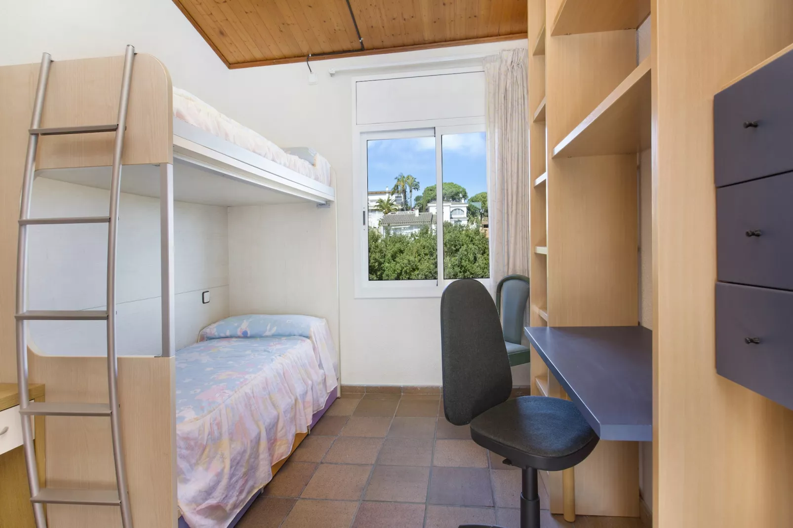 Del Pi-Image-tags.childrenroom