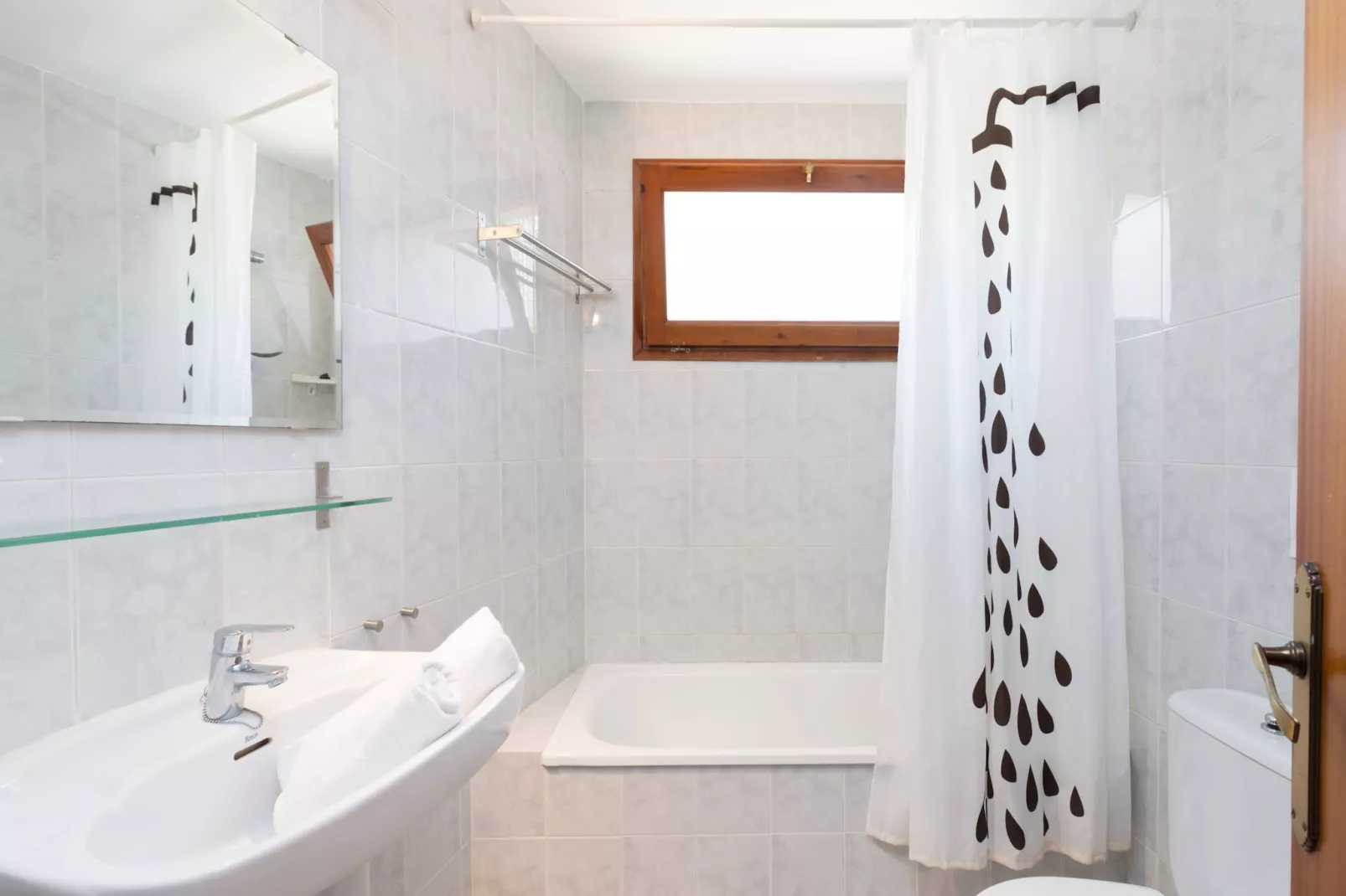 Cipresos 10pax-Badkamer