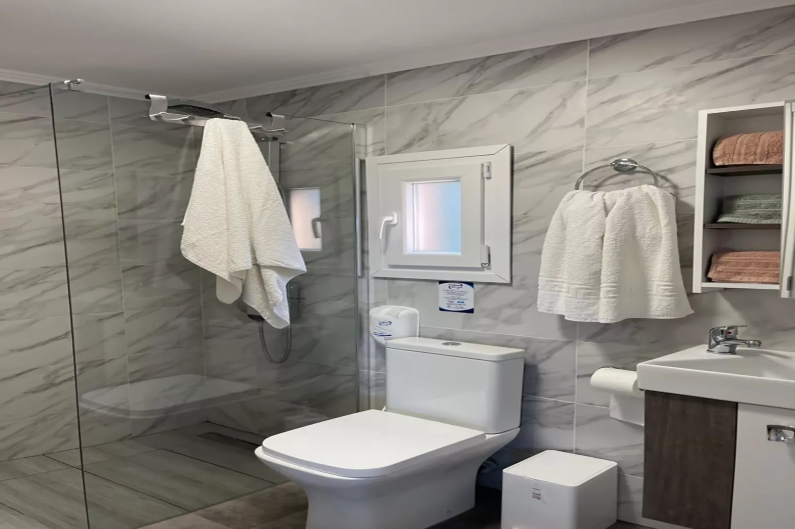 Villa De La Vita Alykes-Badkamer