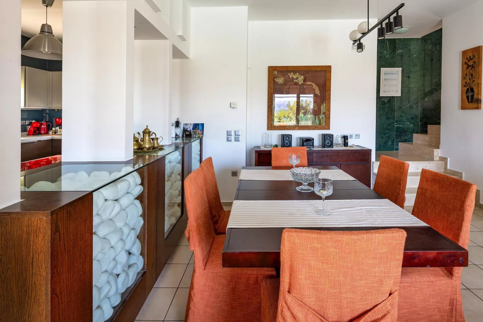 Villa Friends with private pool-Eetkamer