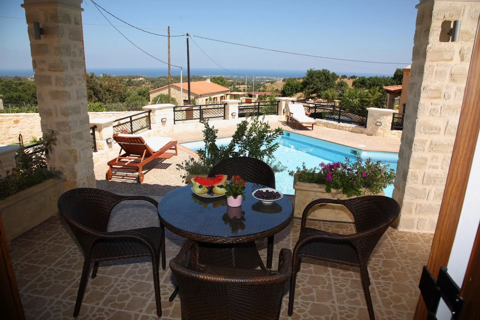 Agnanti Despoina villa with private pool-Terrasbalkon