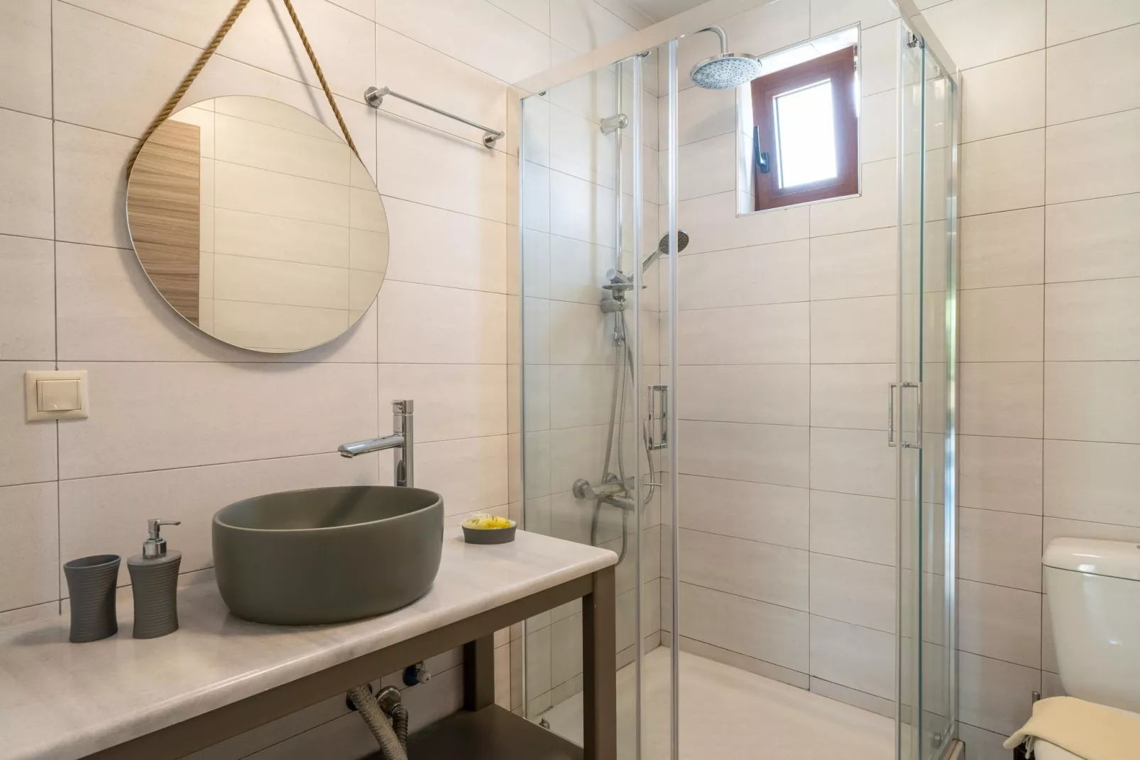Villa Liatiko with private pool-Badkamer