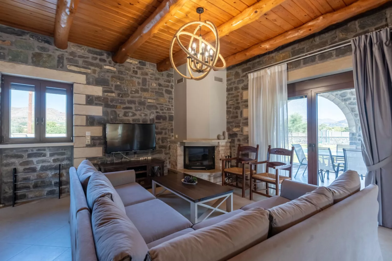 Villa Vilana with private pool-Woonkamer