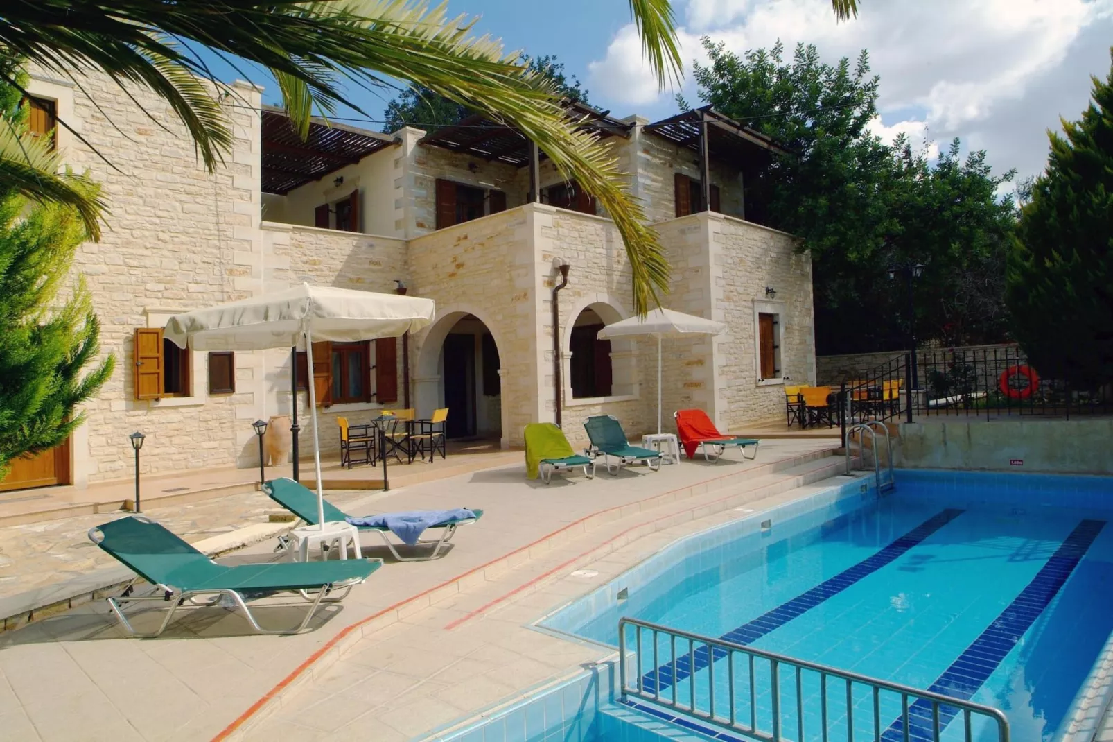 Villa Marcos Chara in Asteri-Zwembad