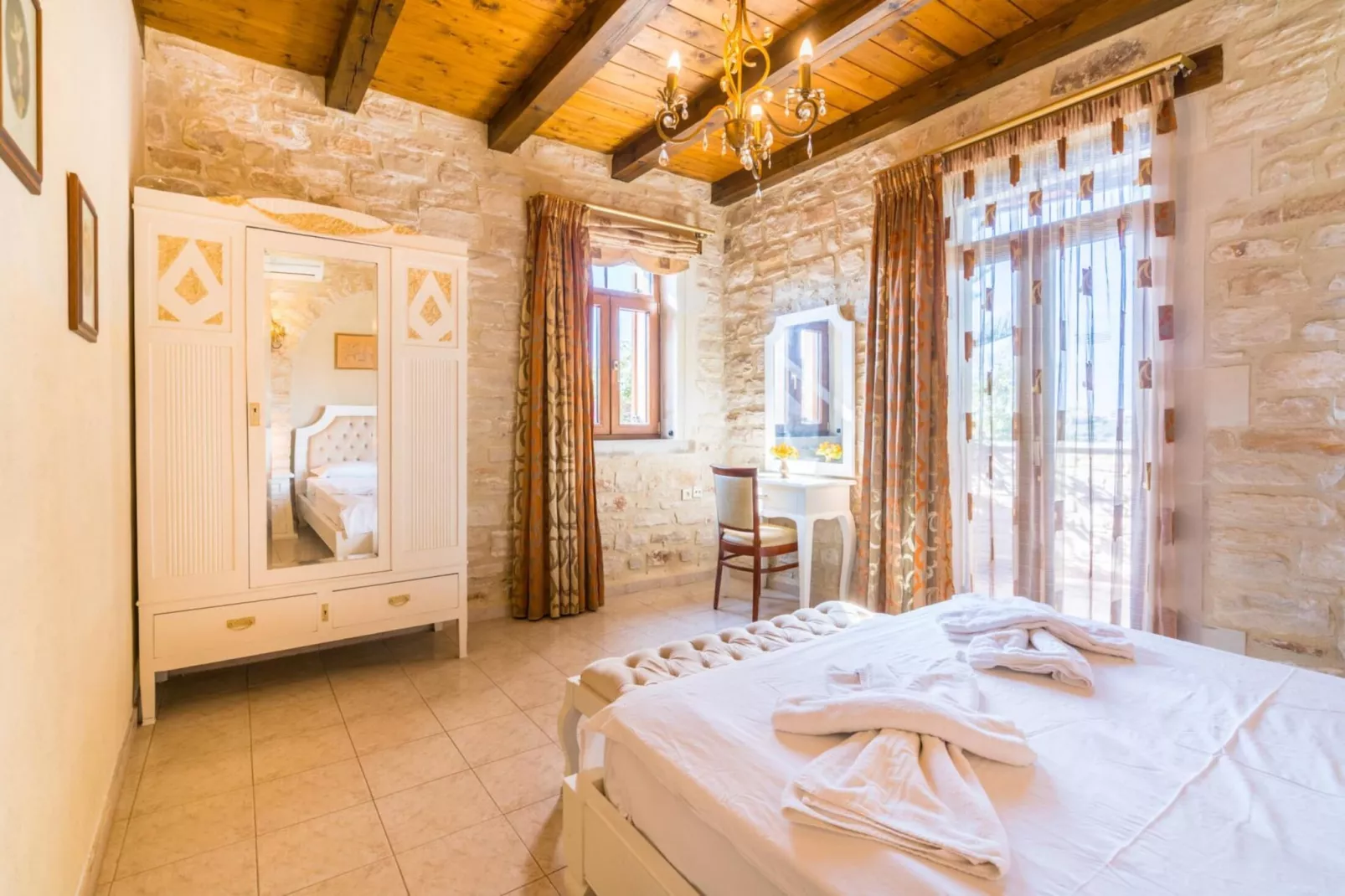 Villa Marcos Chara in Asteri-Slaapkamer