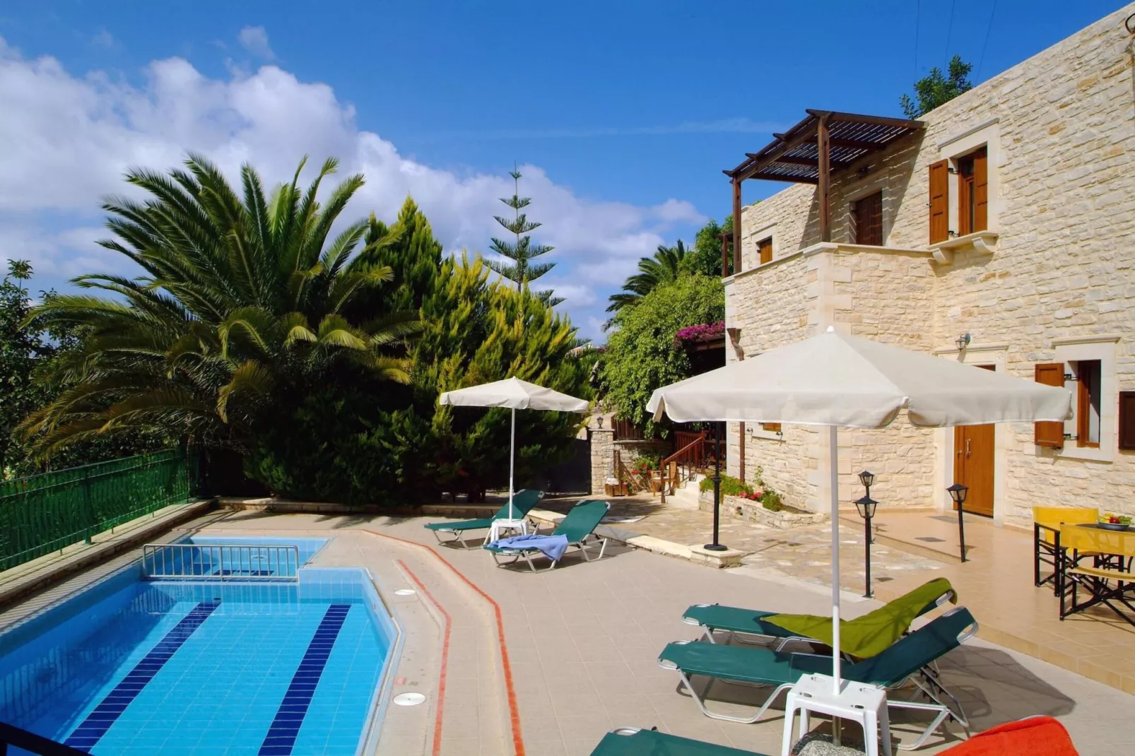 Villa Marcos Chara in Asteri-Zwembad