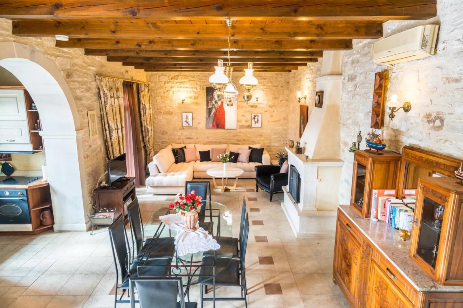 Villa Marcos Chara in Asteri-Woonkamer