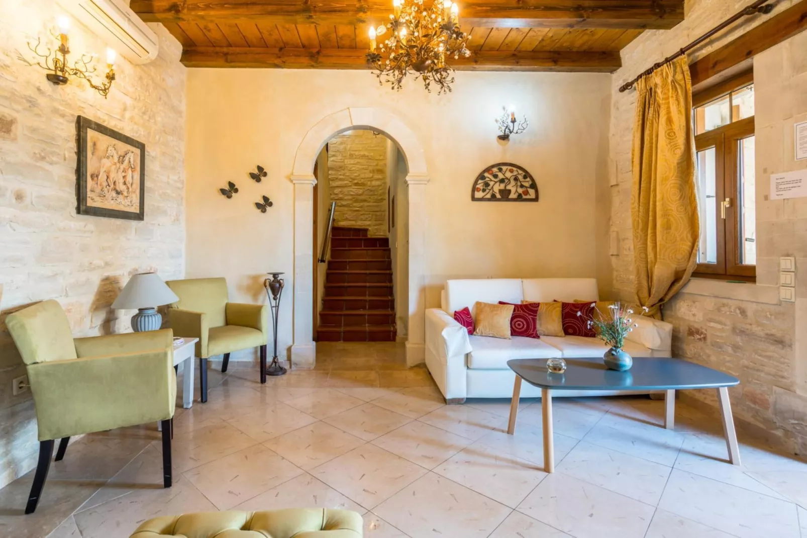 Villa Marcos Chara in Asteri-Woonkamer