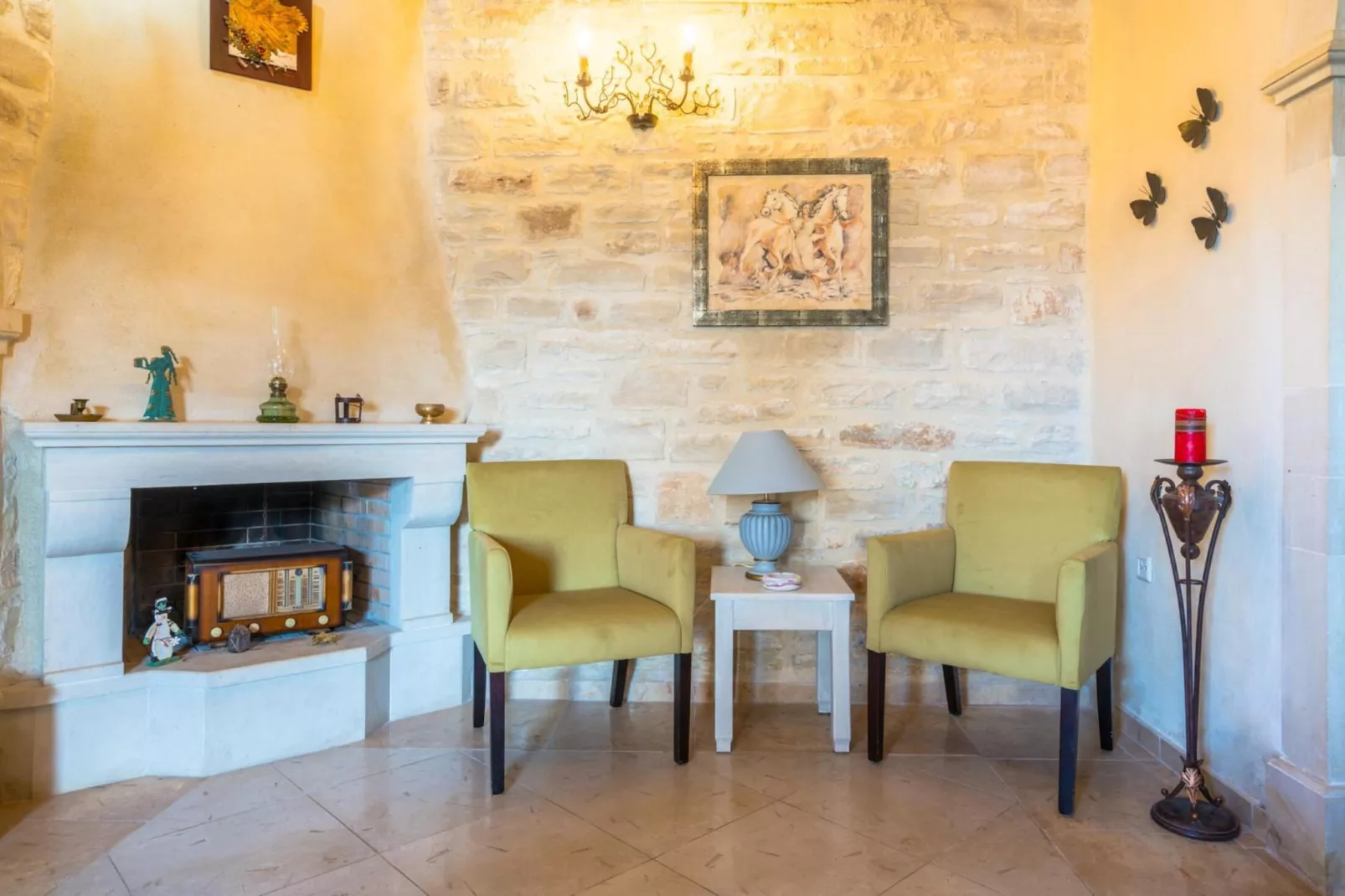 Villa Marcos Chara in Asteri-Woonkamer
