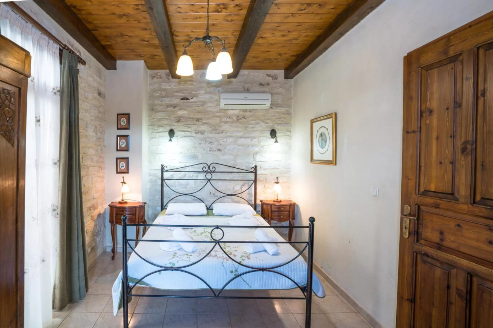 Villa Marcos Chara in Asteri-Slaapkamer