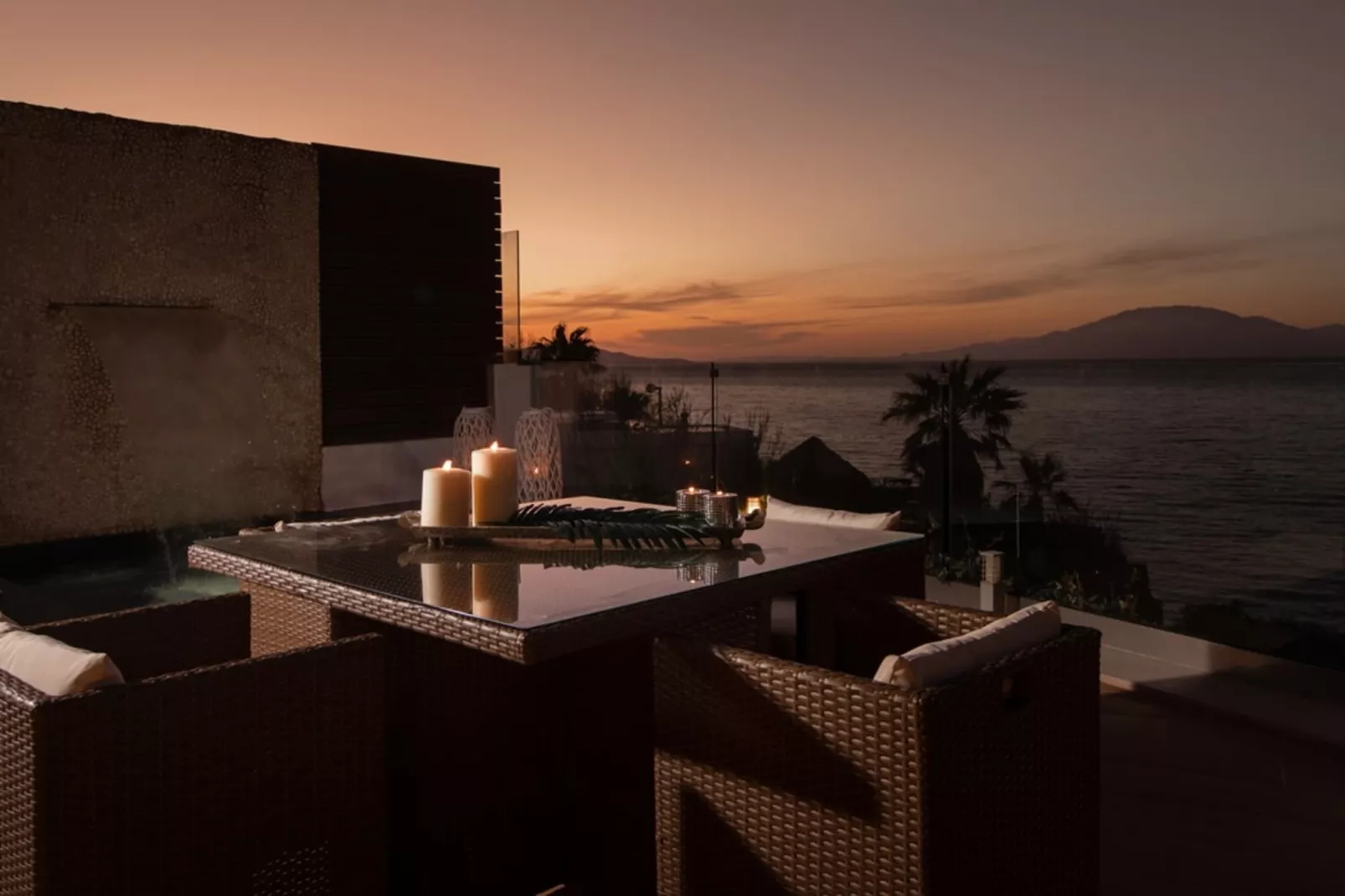 Luxury Villa Cavo Mare Meltemi with pool & jacuzzi-Terrasbalkon