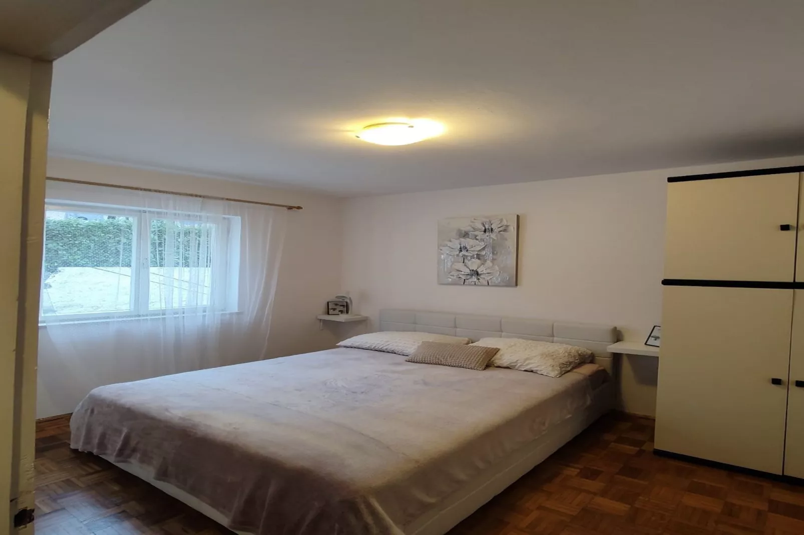 Apartment Angelina - Three Bedroom Apartment with Balcony and Sea View-Slaapkamer