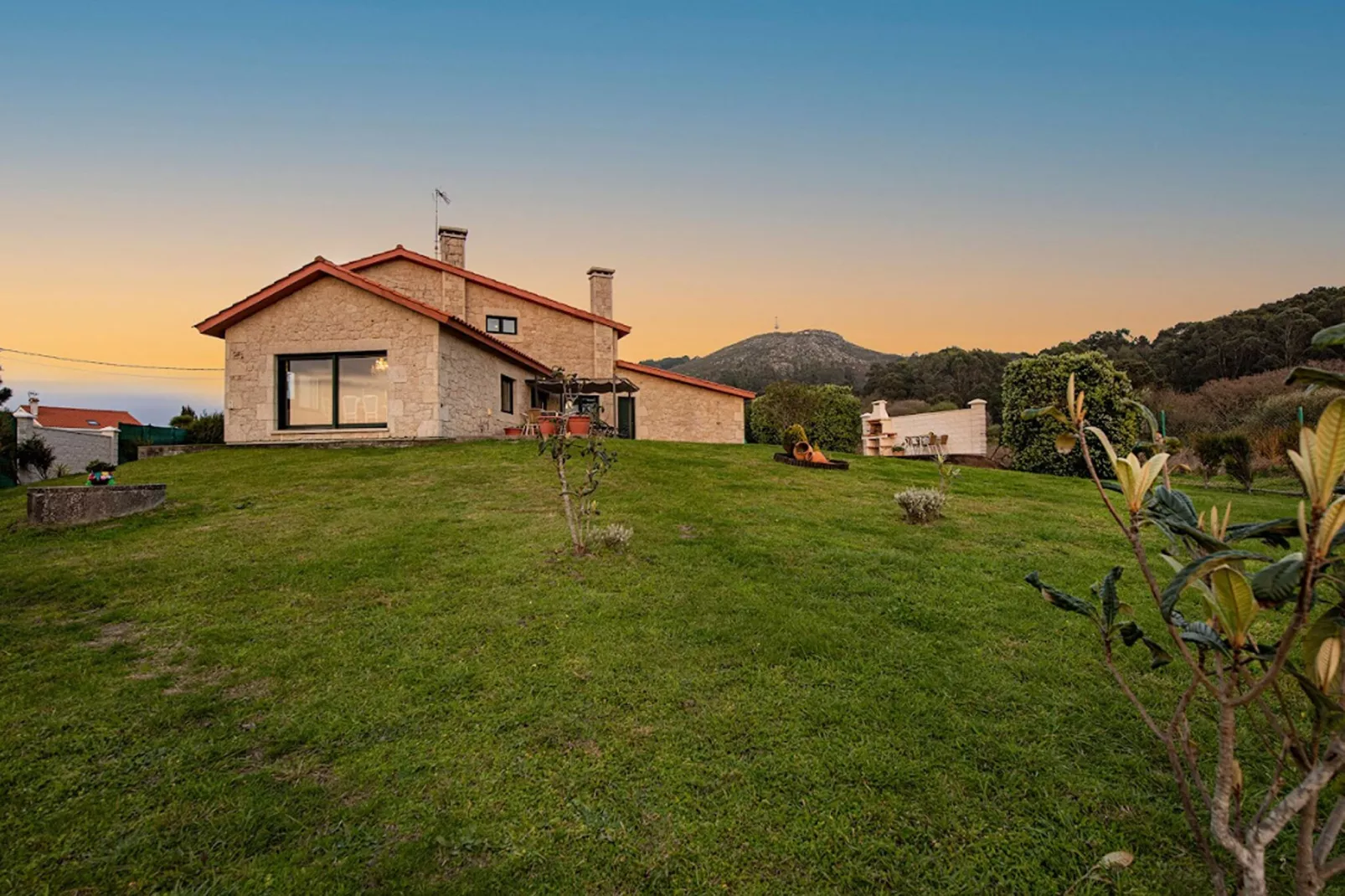Villa Carolina - Luxury Singular-Buitenkant zomer