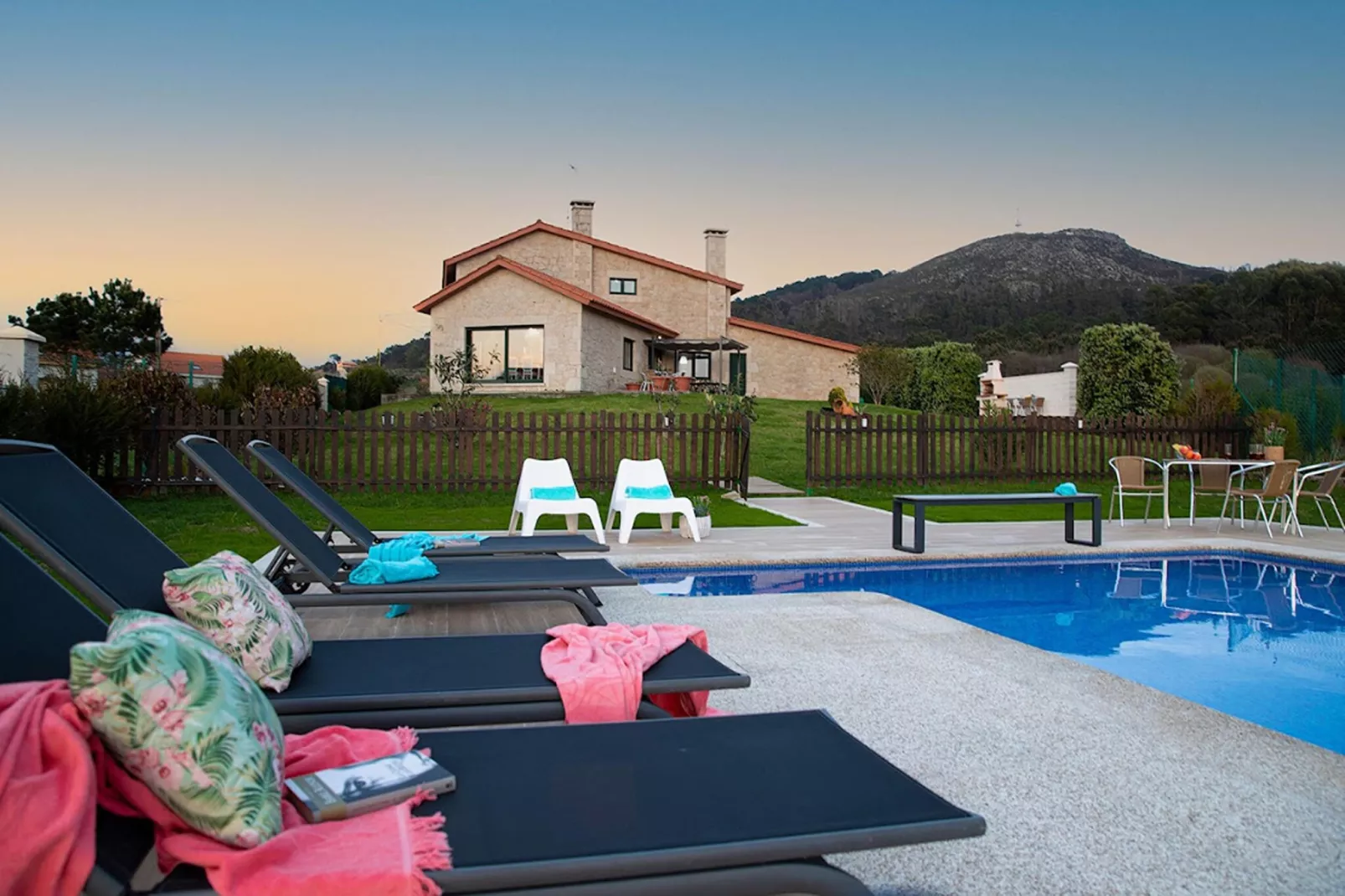 Villa Carolina - Luxury Singular-Zwembad