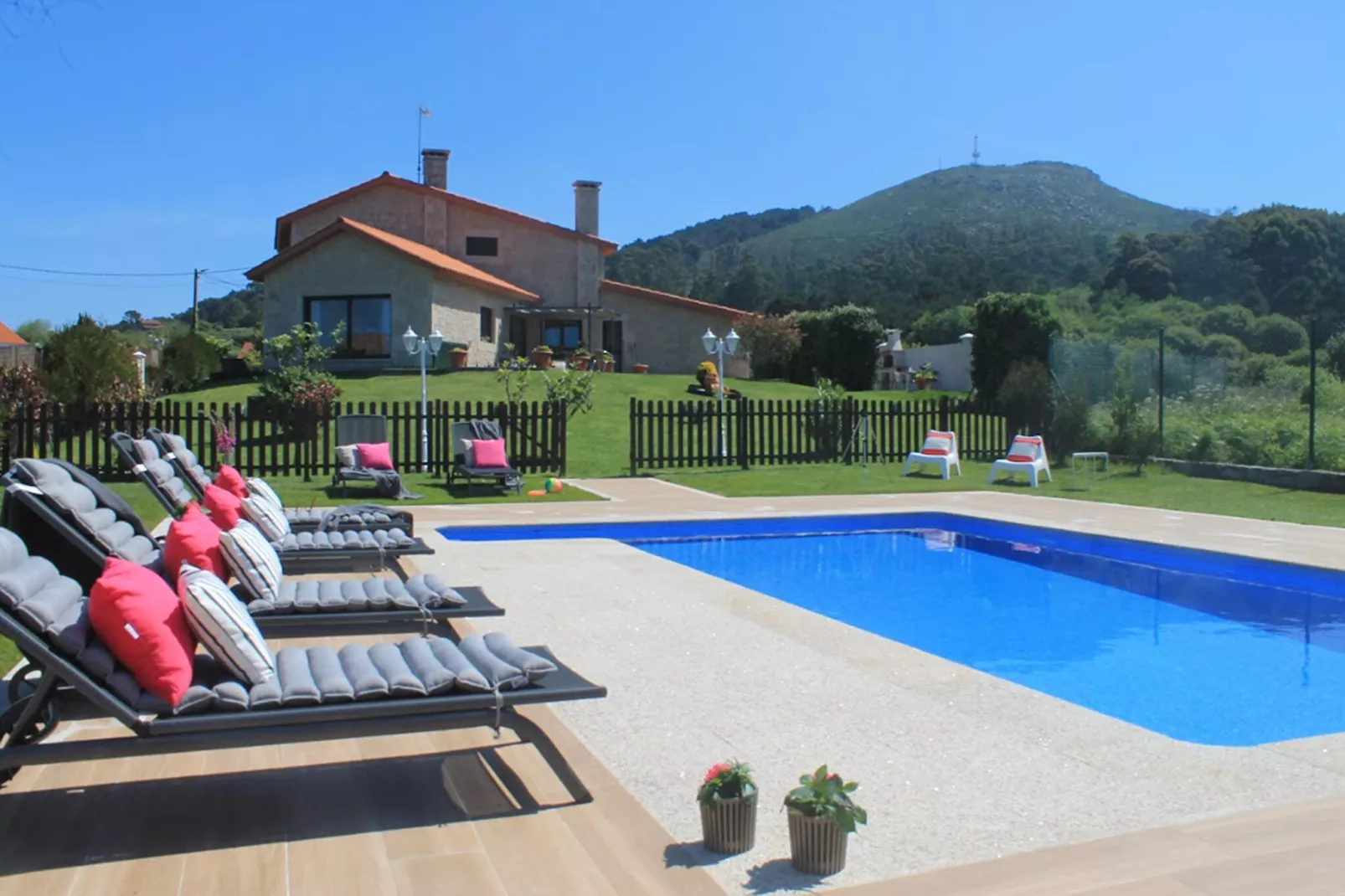 Villa Carolina - Luxury Singular-Zwembad