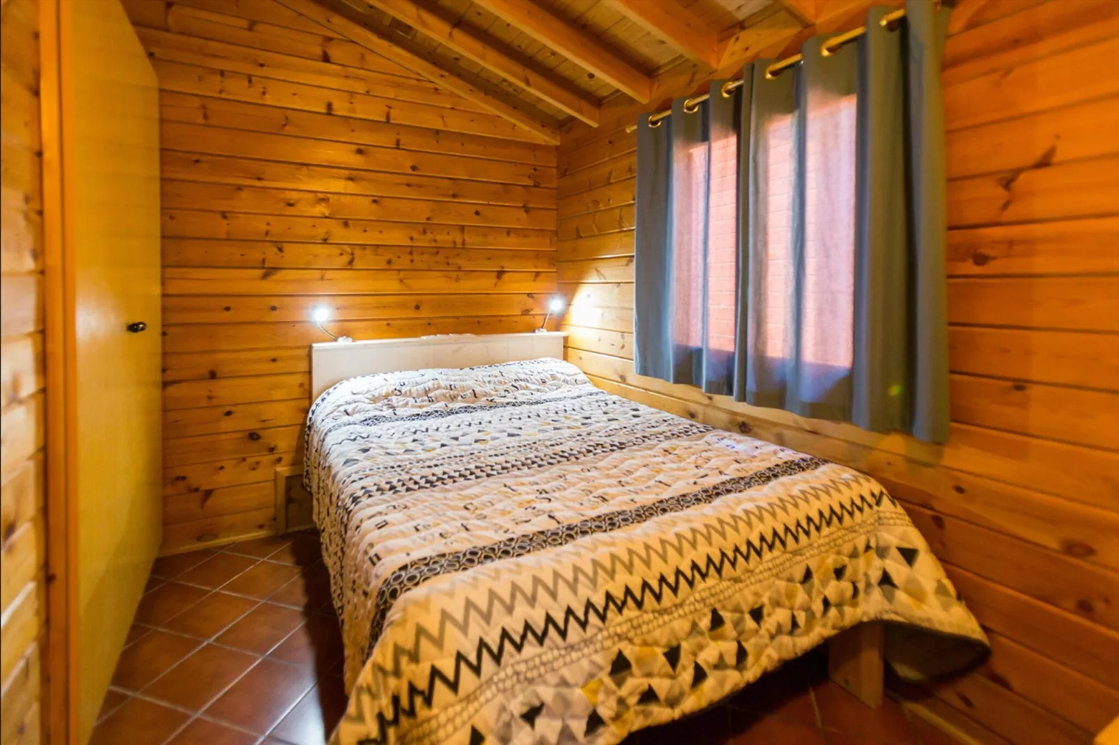 La Llosa Gregal- BUNGALOWS-Slaapkamer