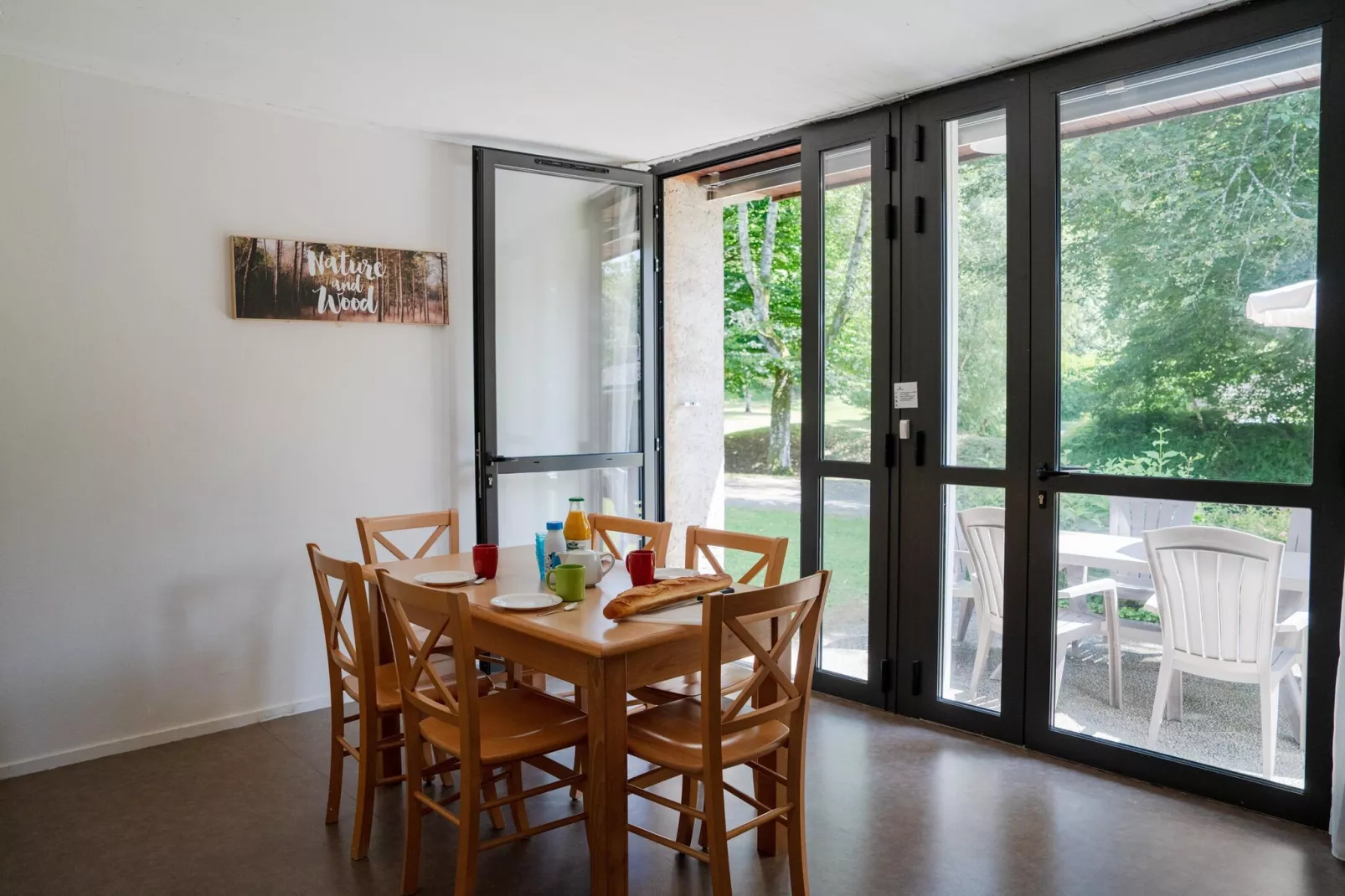 Gîte 3 Pièces 6 Personnes 1 bébé-Eetkamer