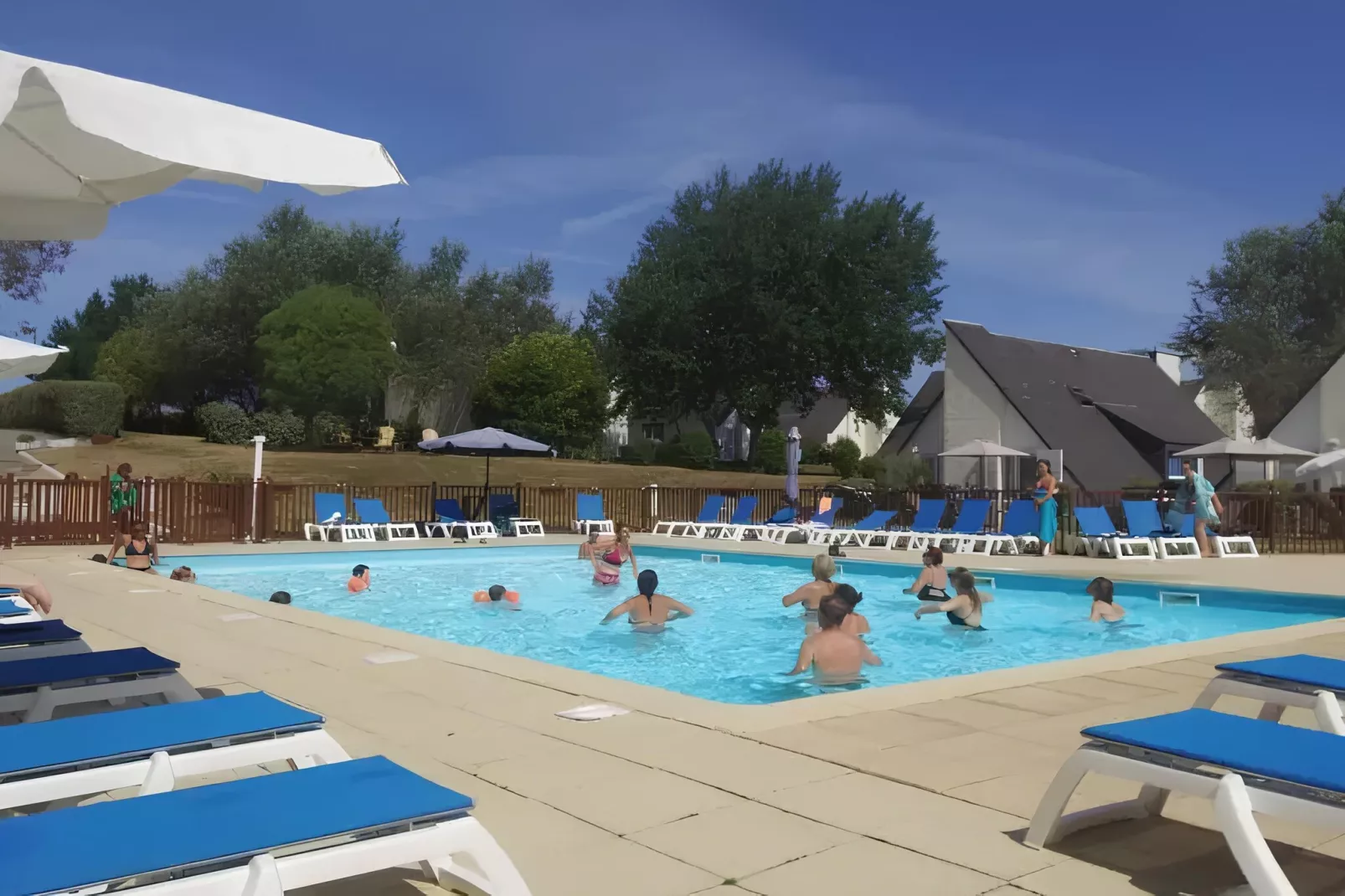 Gîte 4 Pièces 8 Personnes 1 bébé 2 salles d'eau-Zwembad