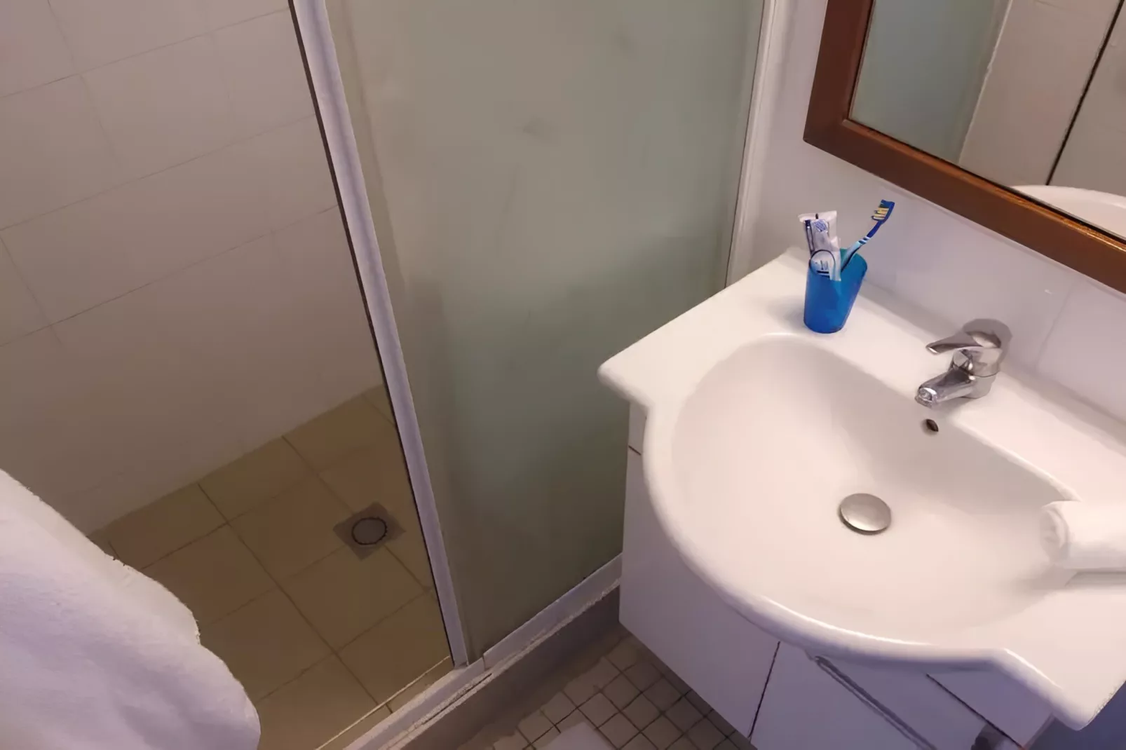 Gîte 4 Pièces 8 Personnes 1 bébé 2 salles d'eau-Badkamer