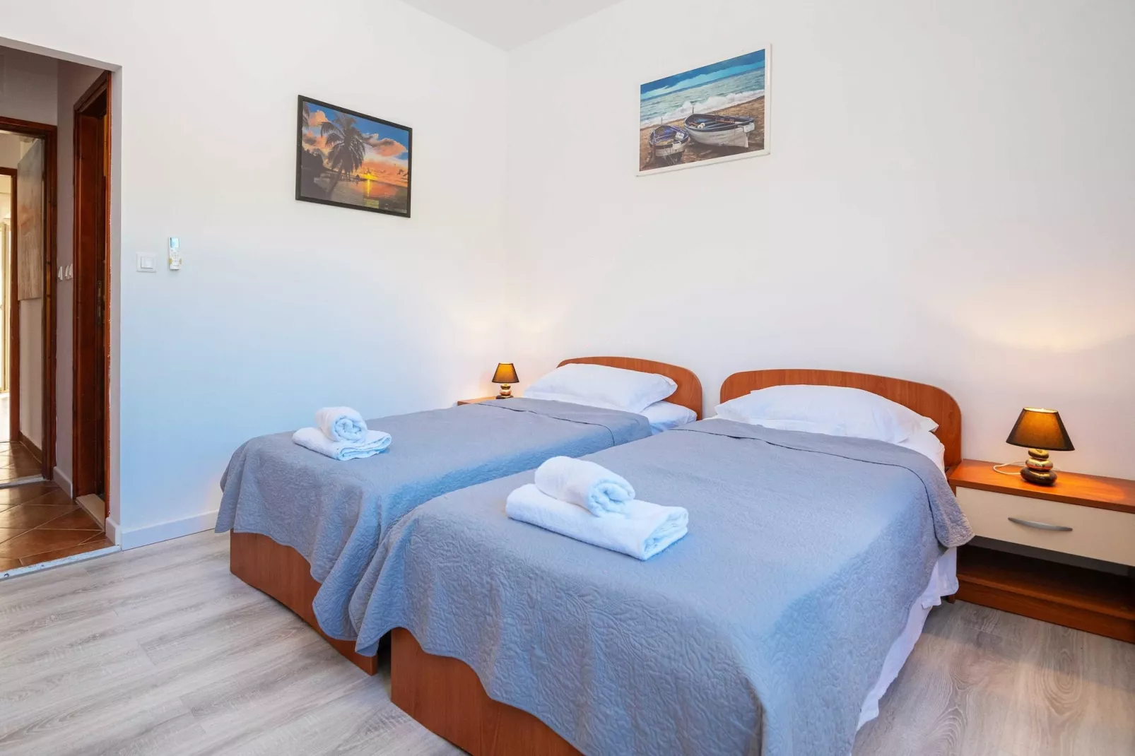 Apartments Azzurro- Three Bedroom Apartment with Terrace and Hot Tub ( Azzurro I-donji)-Slaapkamer