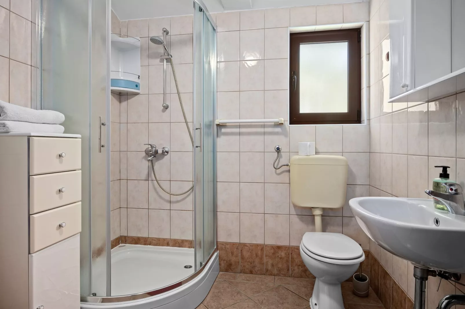 Anamar - Two Bedroom Apartment-Badkamer