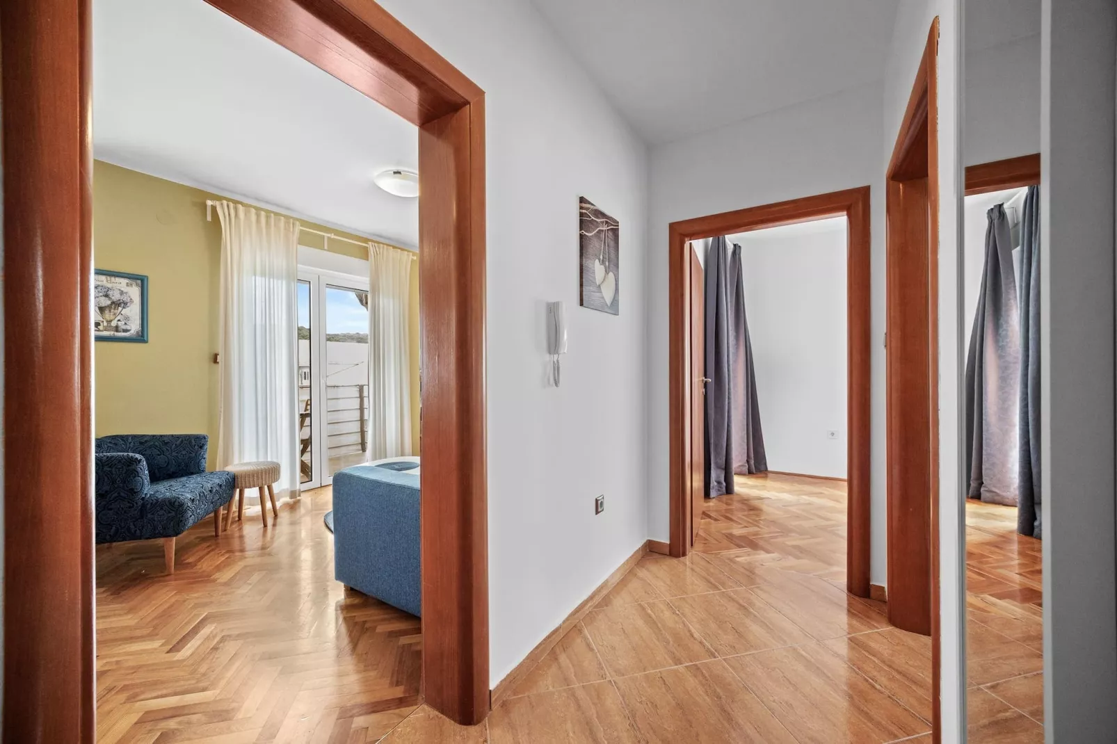 Apartments Neda - Two Bedroom Apartment Maslina-Overloop